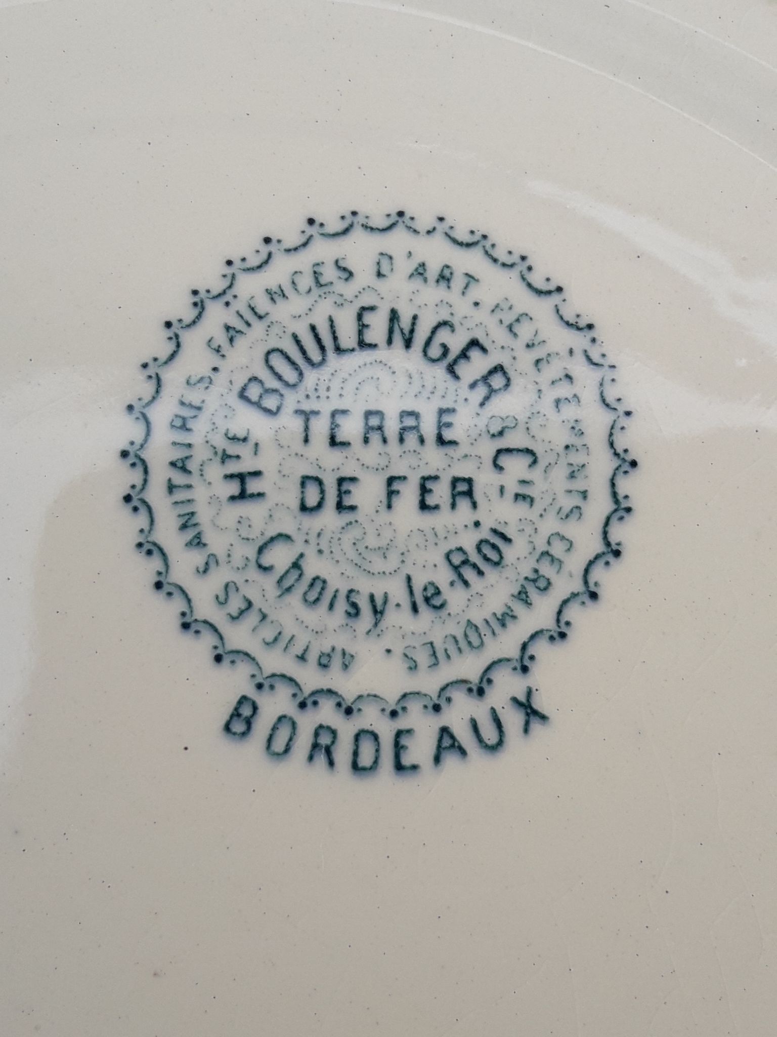 Plate in earthenware Boulenger iron earth Choisy Le Roi model Bordeaux diam 23 cm