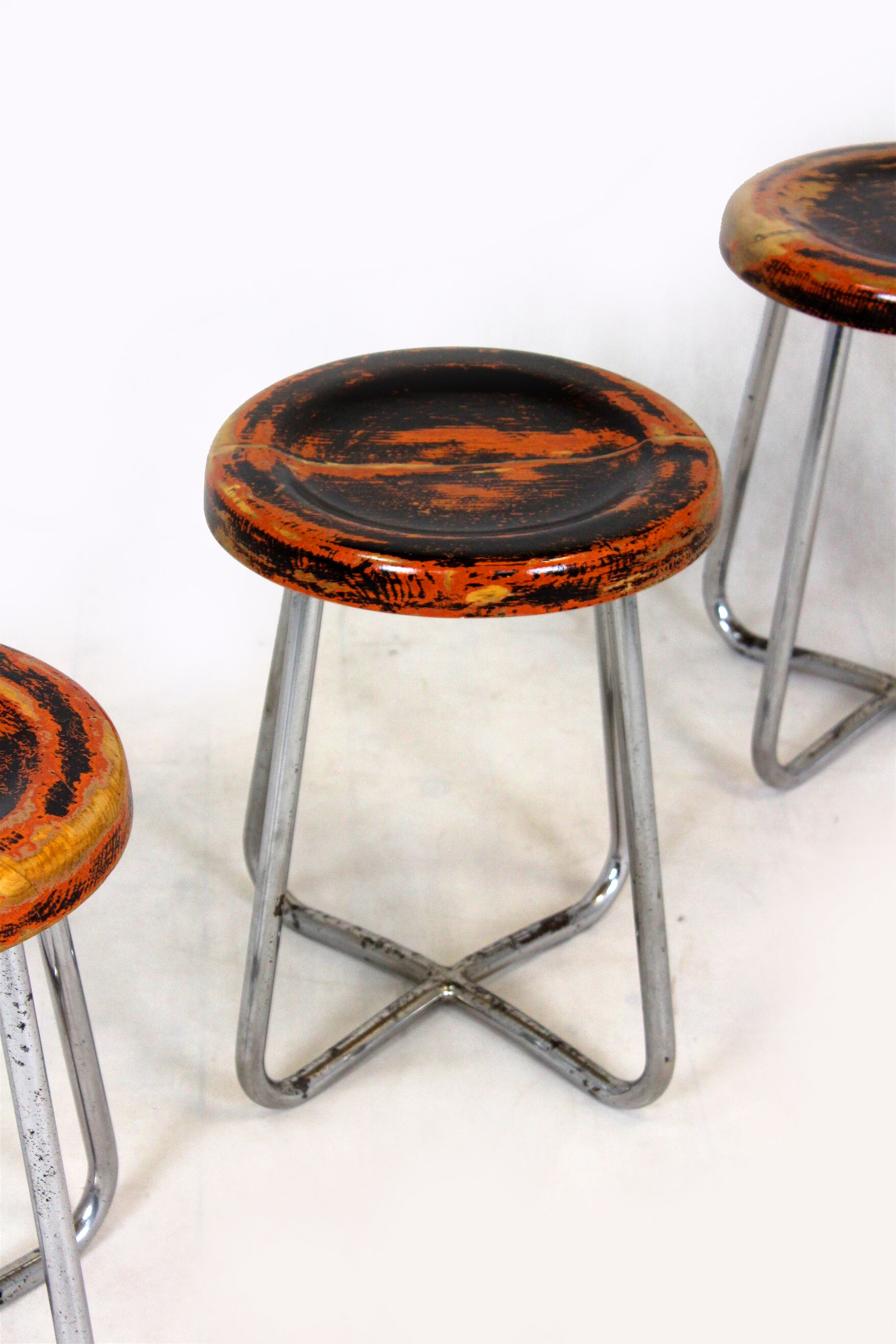 Ensemble de 3 tabourets en acier tubulaire chromé Bauhaus par Robert Slezak, années 1930