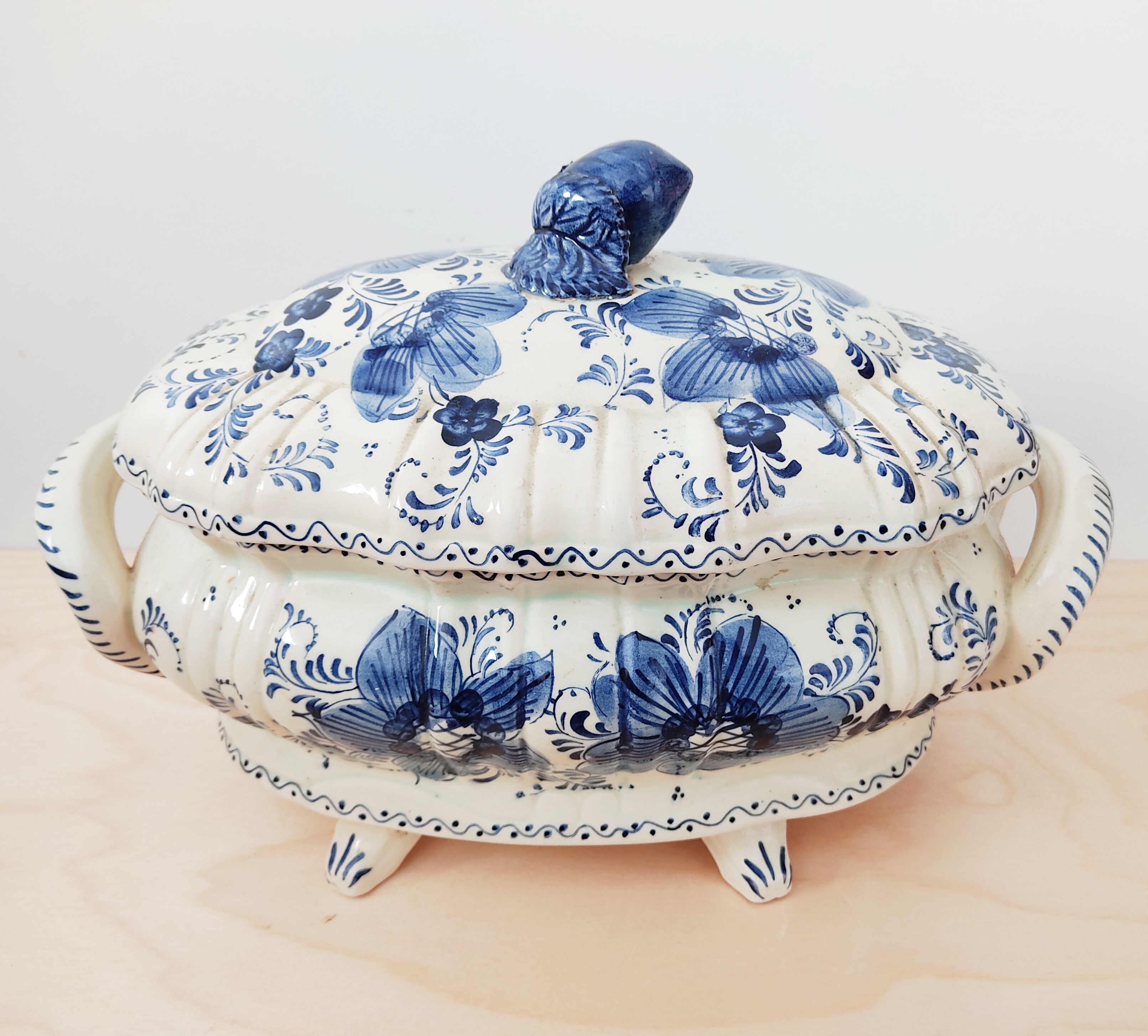 Delft earthenware covered dish