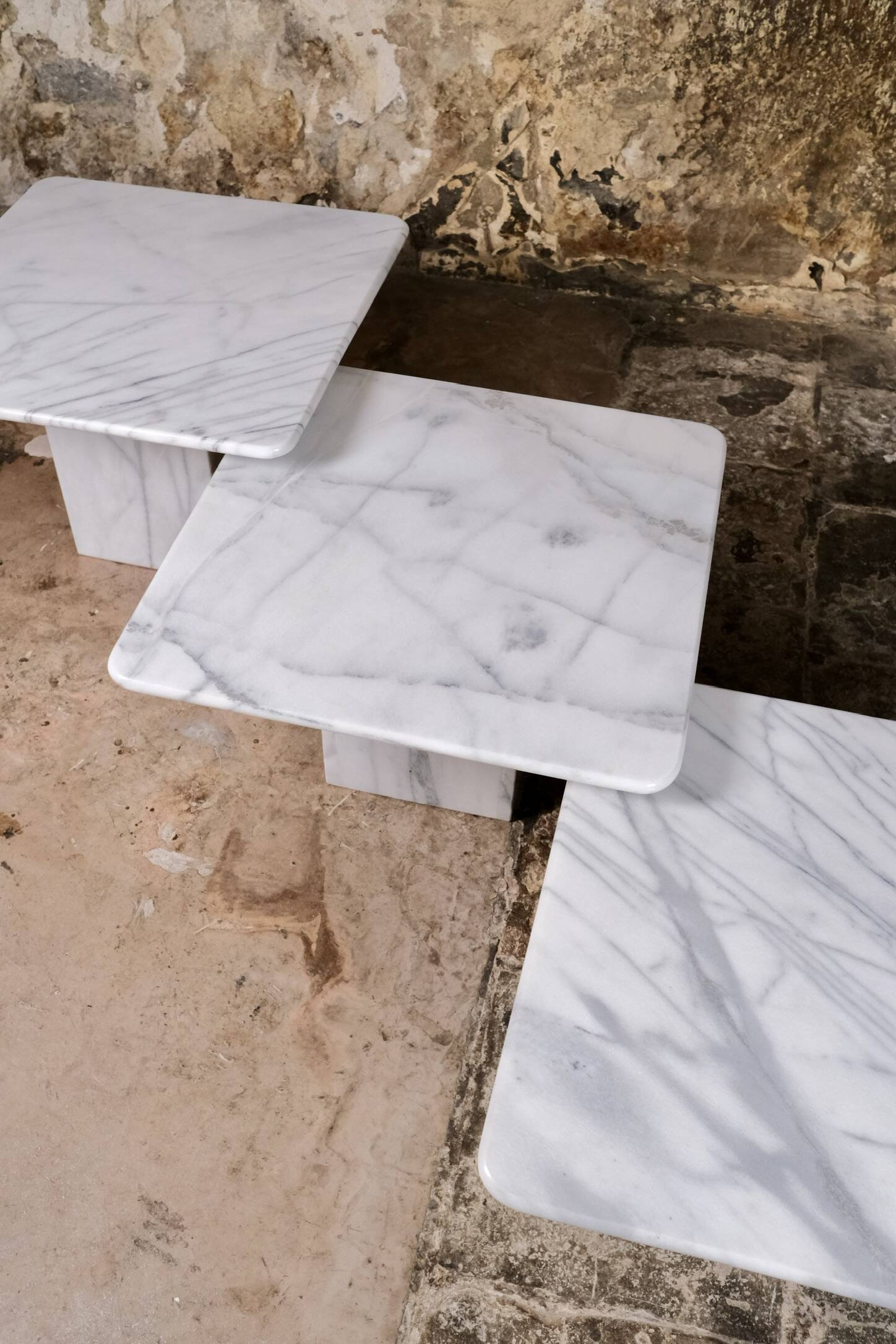 Série de 3 tables basses gigognes en marbre, Italie, 1980s