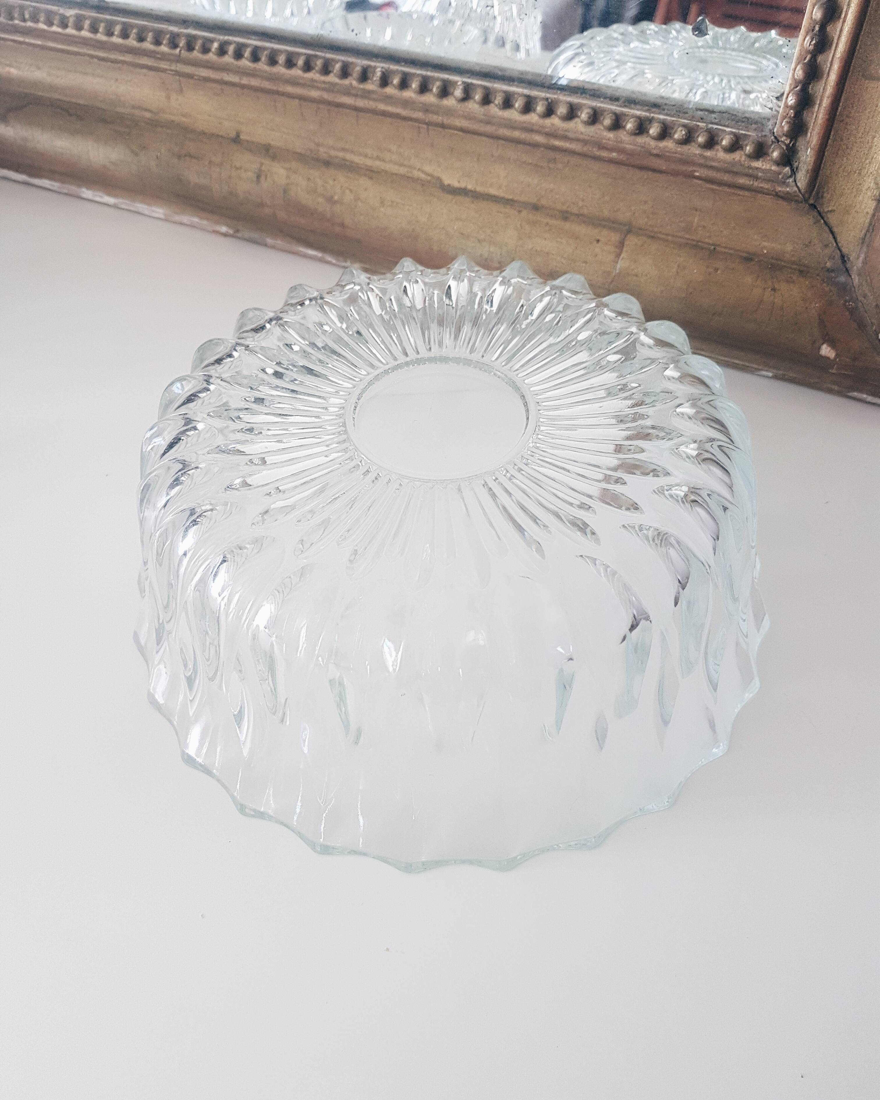 Glass dessert service bowl and cups