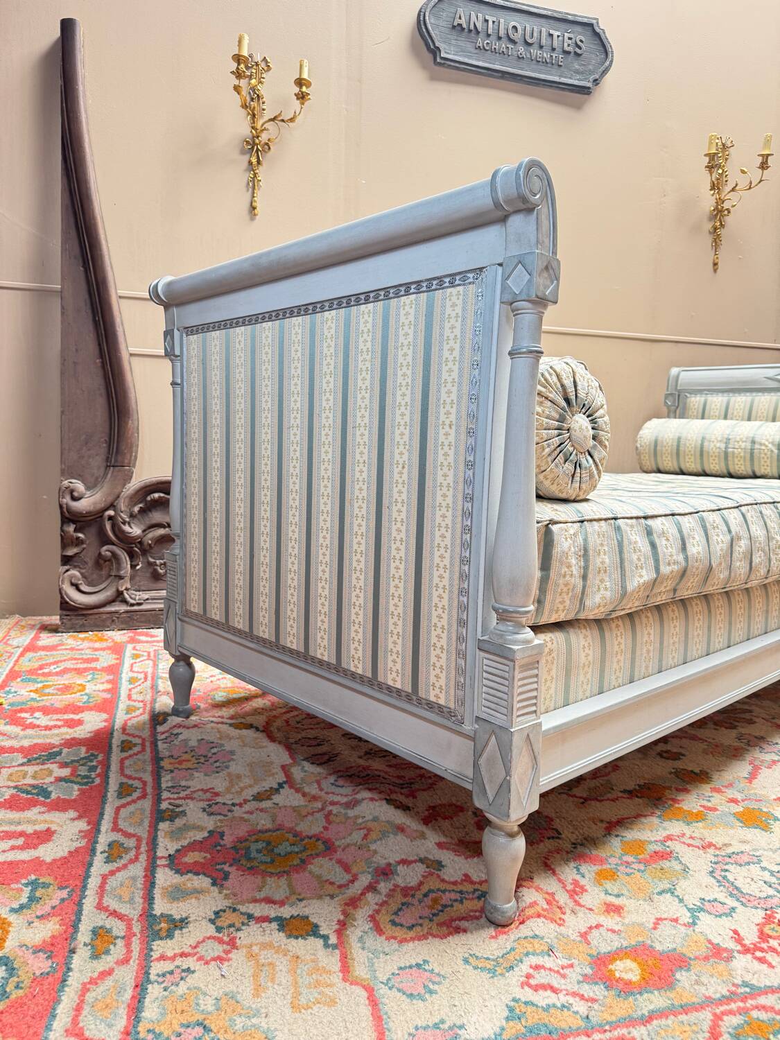 19th century Directoire style lacquered wooden daybed