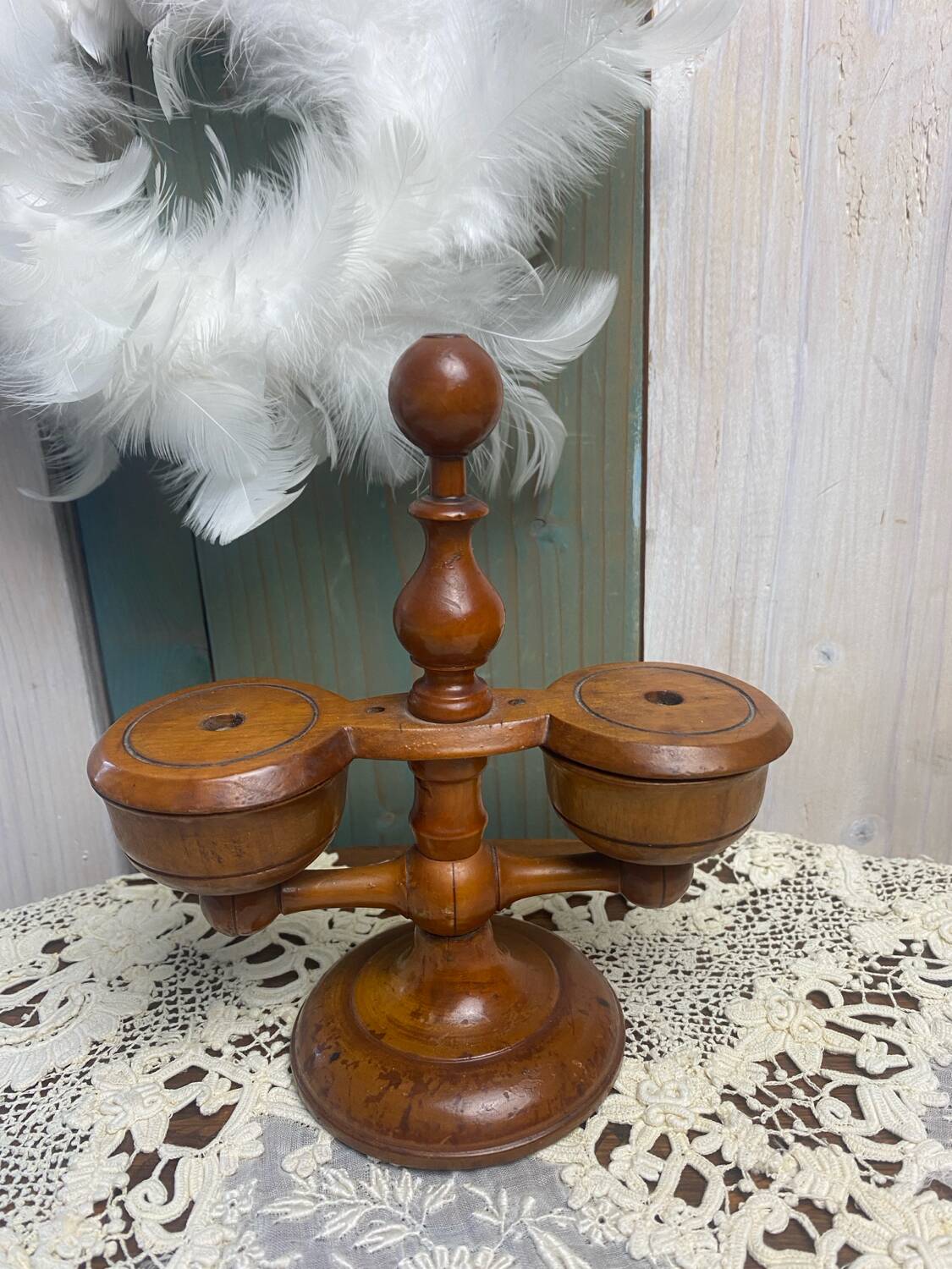 Saleron en bois pivotant ancien 