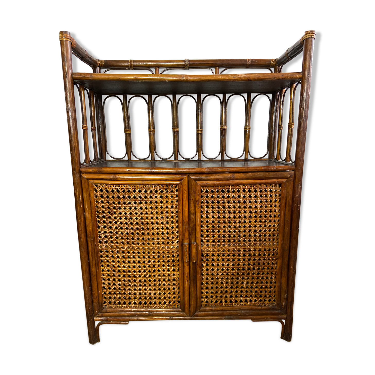 Dresser in rattan and canning