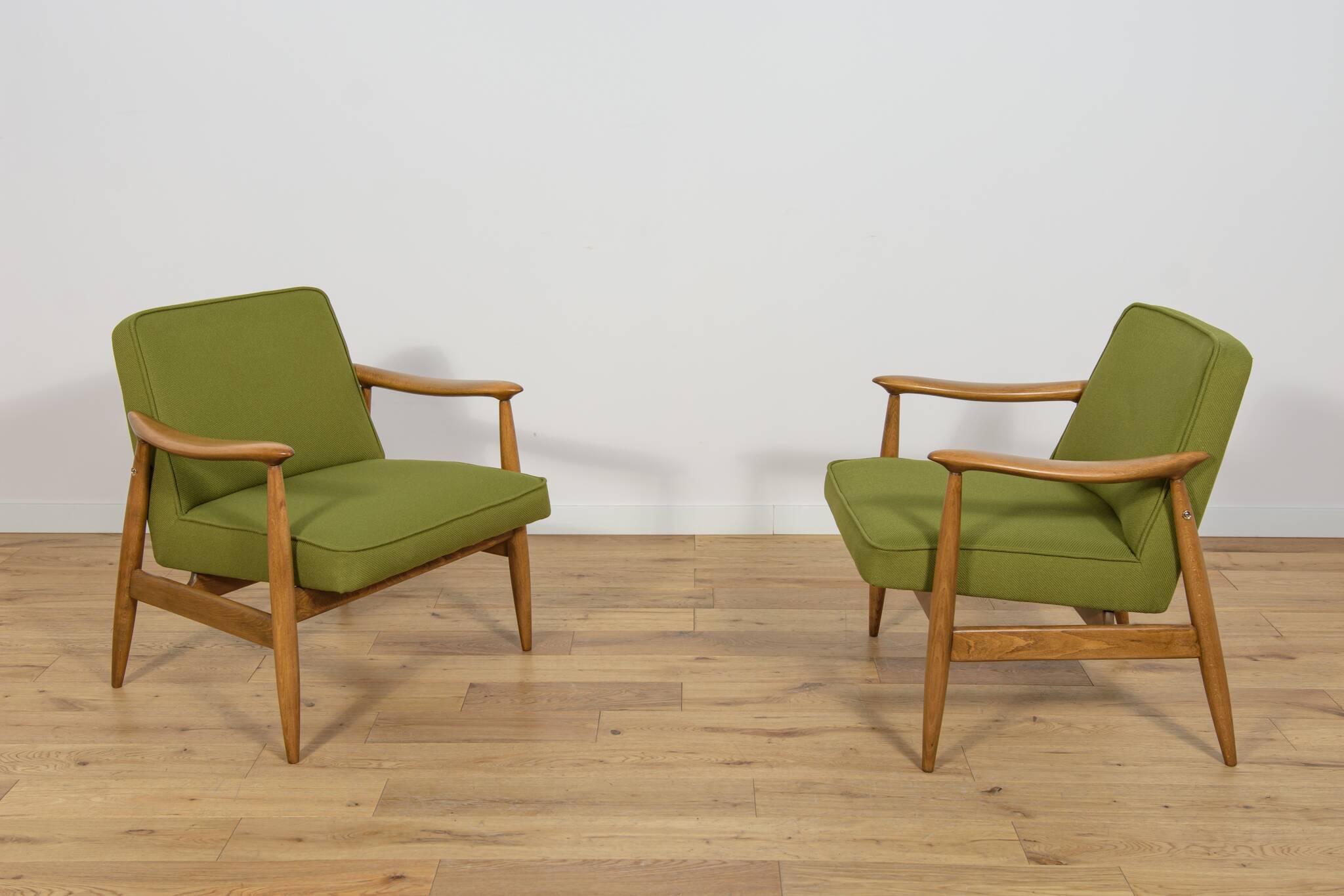 GFM-87 Armchairs by Juliusz Kedziorek for Gościcińskie Furniture, Poland, 1960s, Set of 2