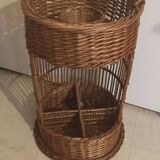 Wicker bar server