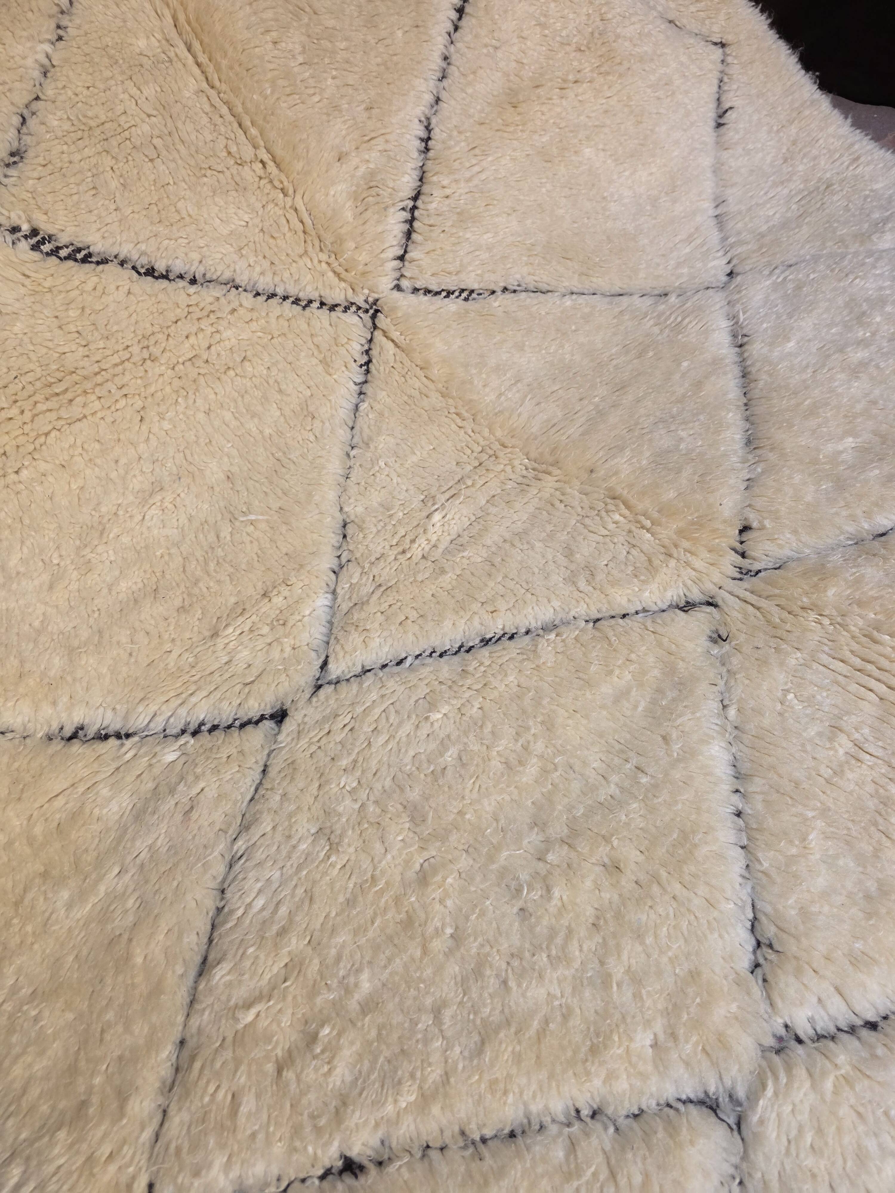 Authentic Beni Ourain rug 215 x 165 cm