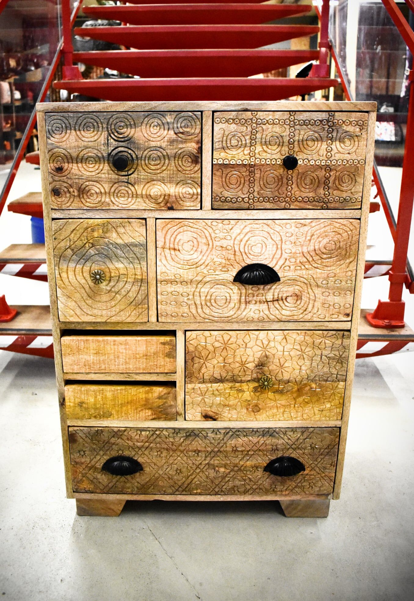 Manguier wood chest of drawers