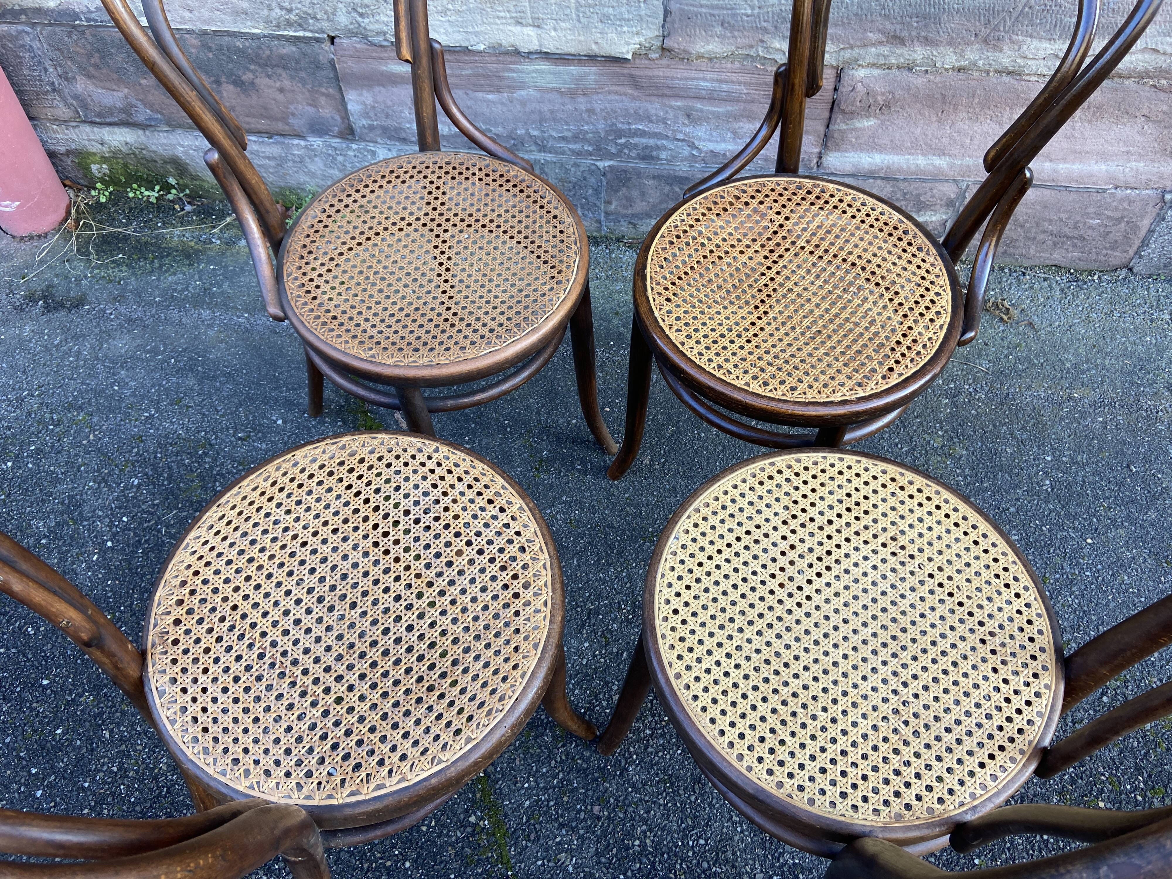 Set of 4 bistro chairs bois courbé type viennois mismatched