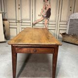 Farm table in cherry wood from the late 19th century.