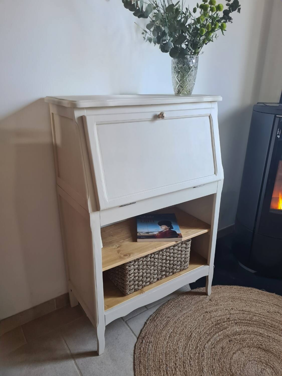 Restored secretary, 1980s