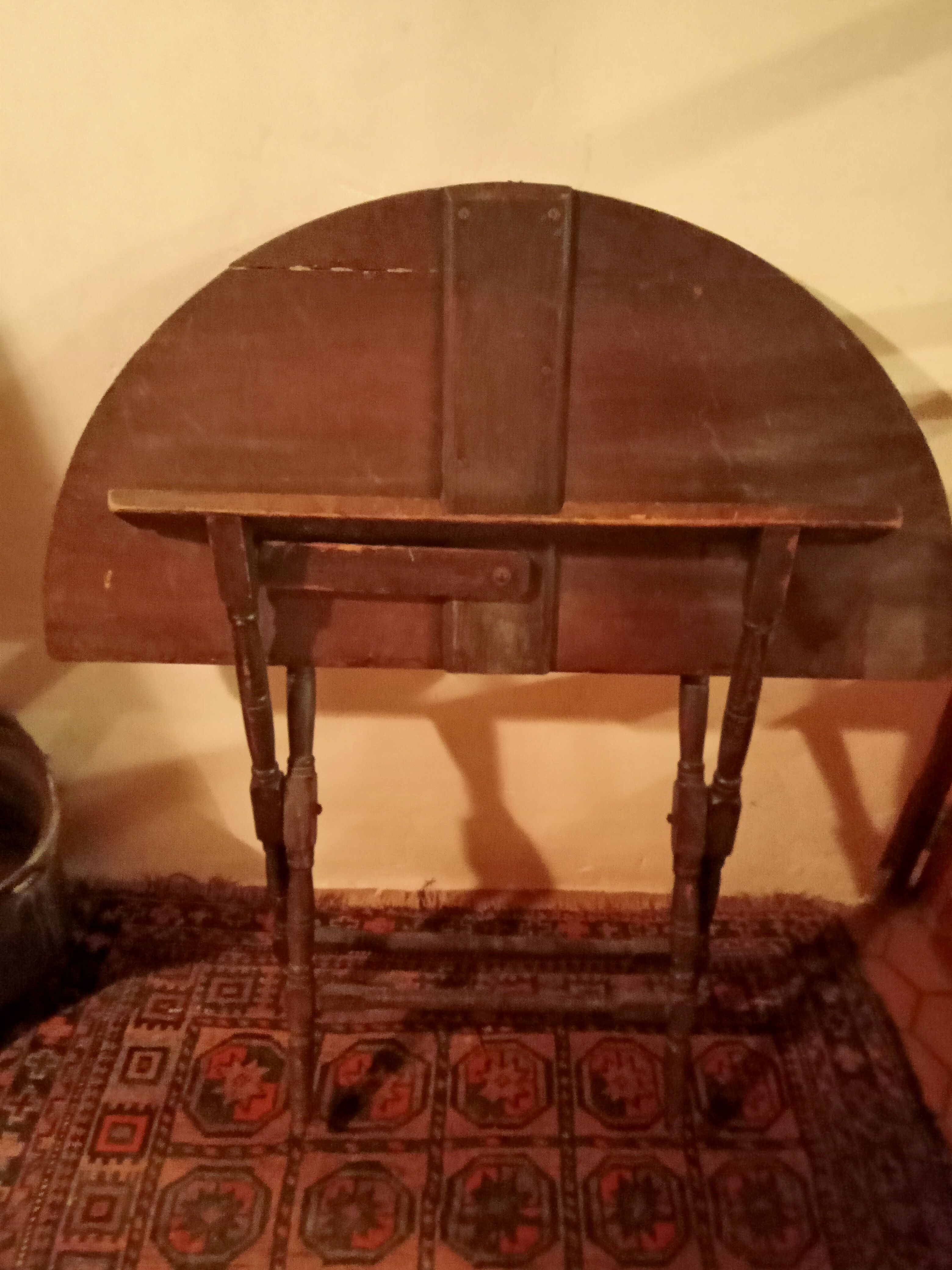 Retro folding coffee table