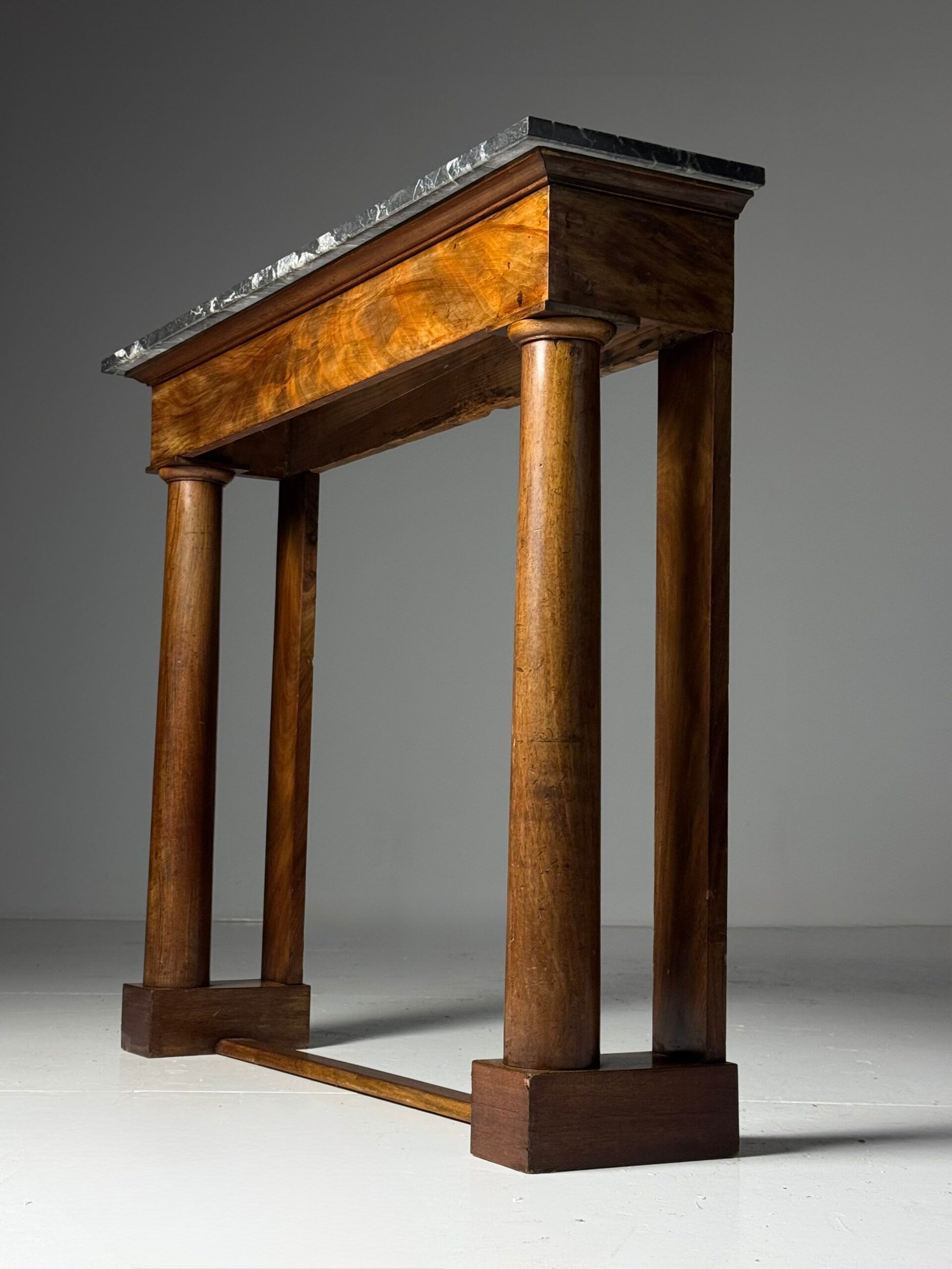 Table d'appoint en acajou de style Empire, 19e siècle