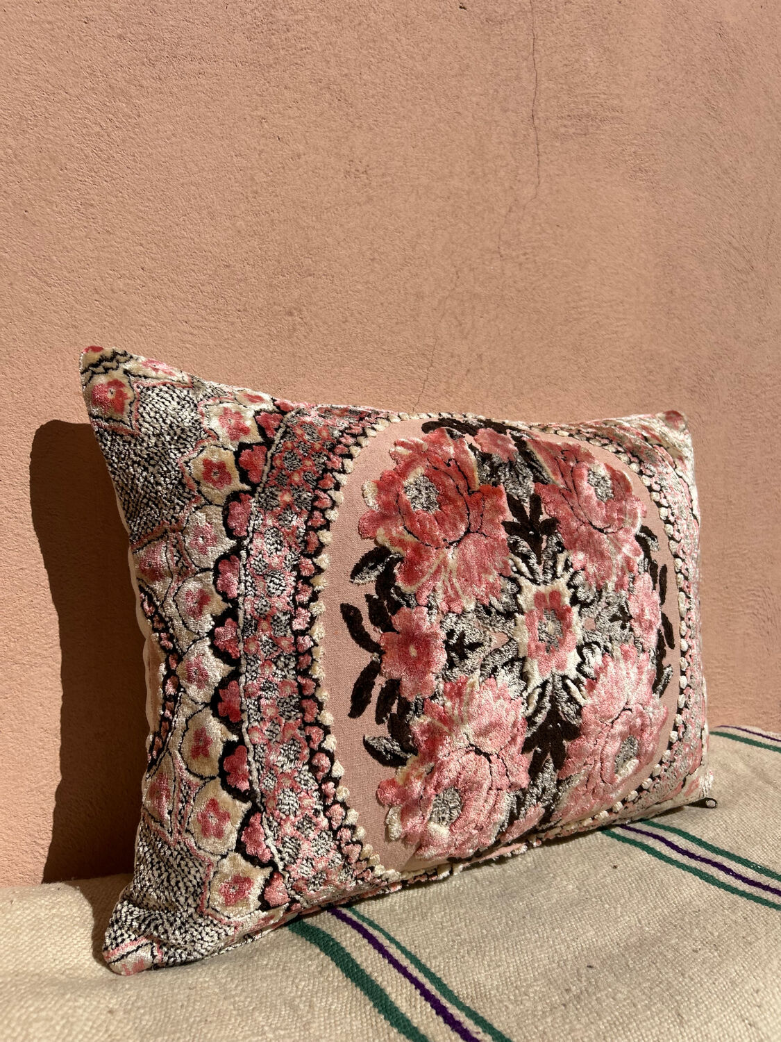 Velvet cushion 40x60cm