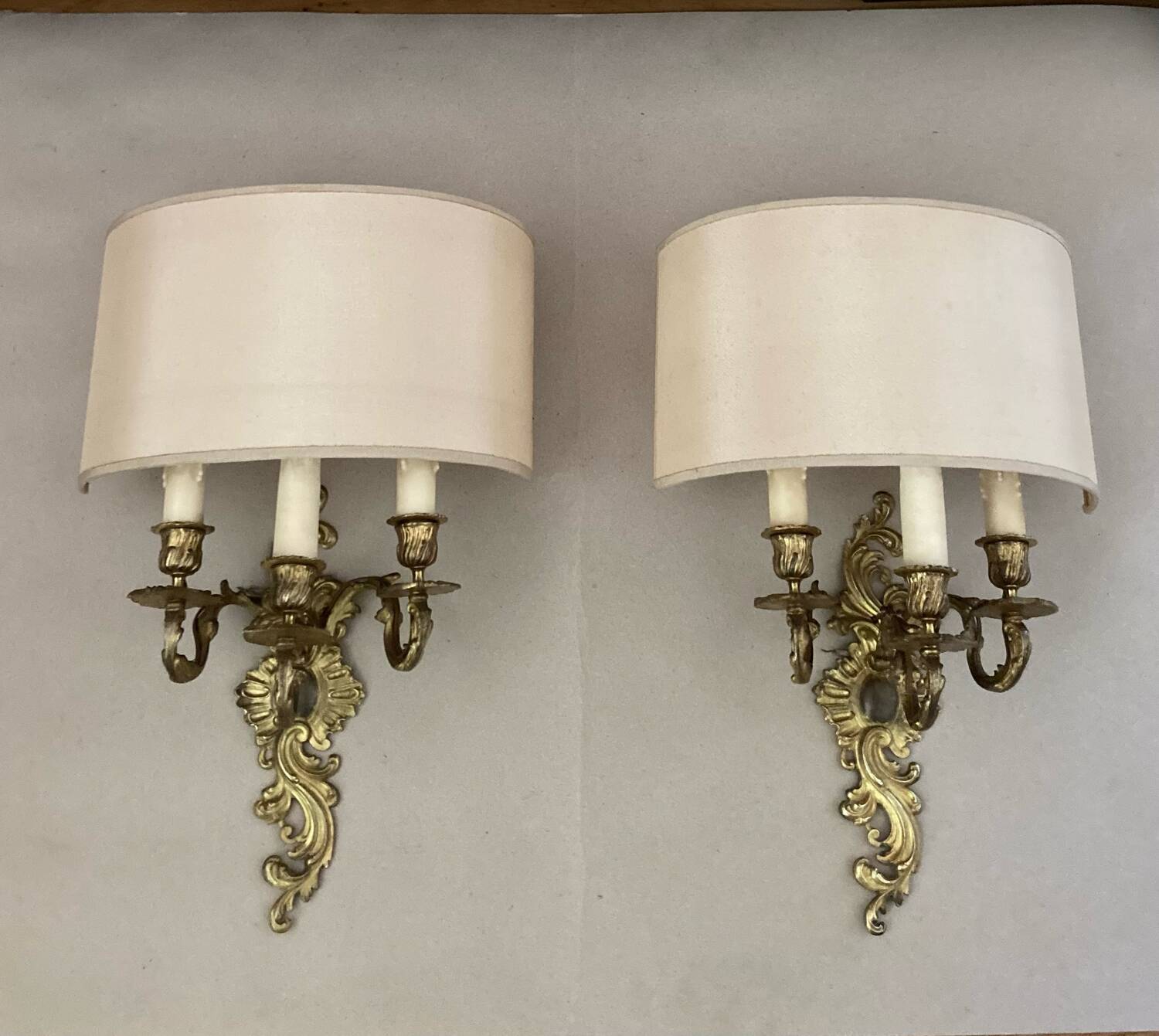 Louis XV gilt bronze wall lights from the 19th century with lampshades