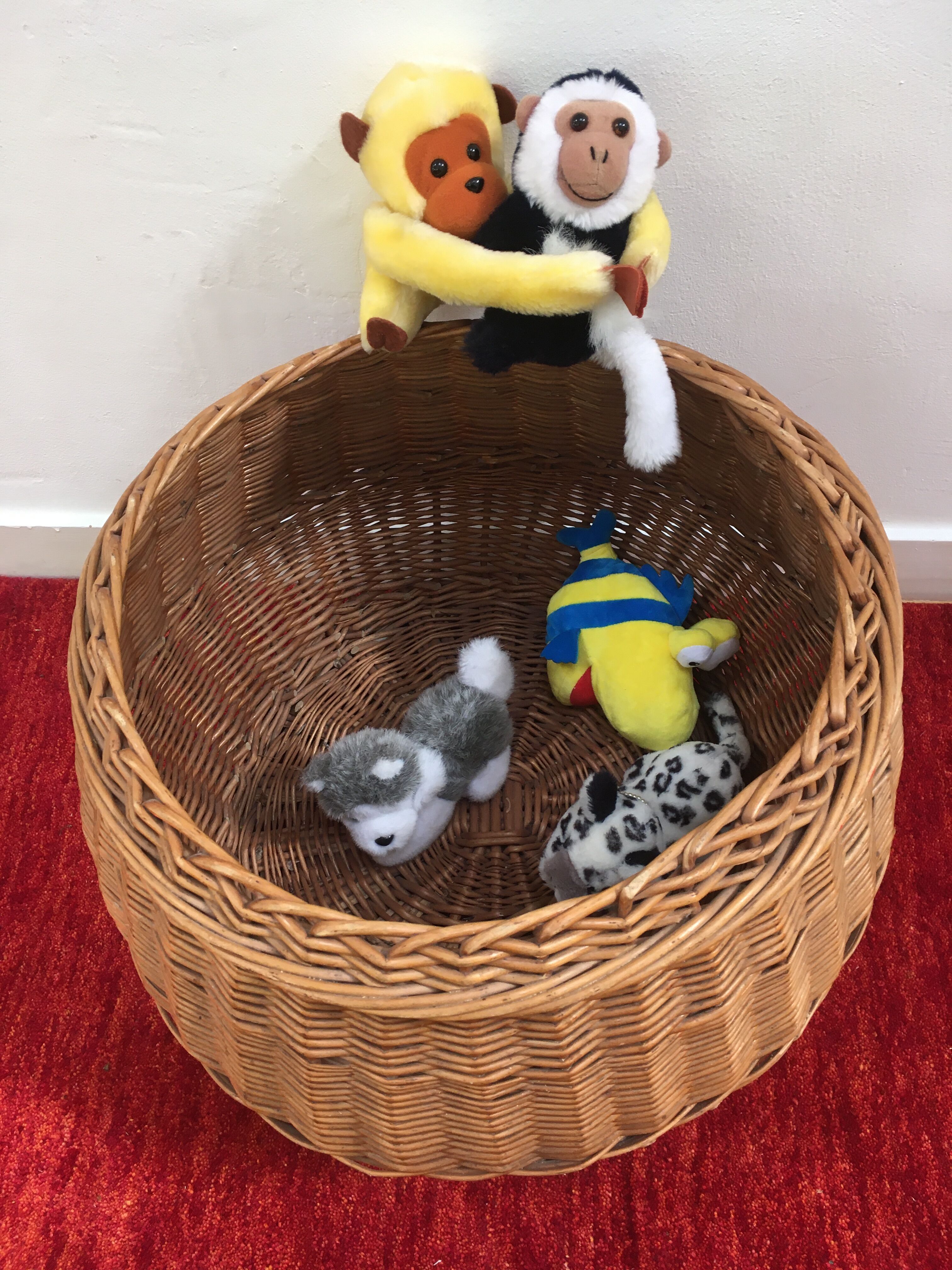 Xxl braided basket in wicker rattan