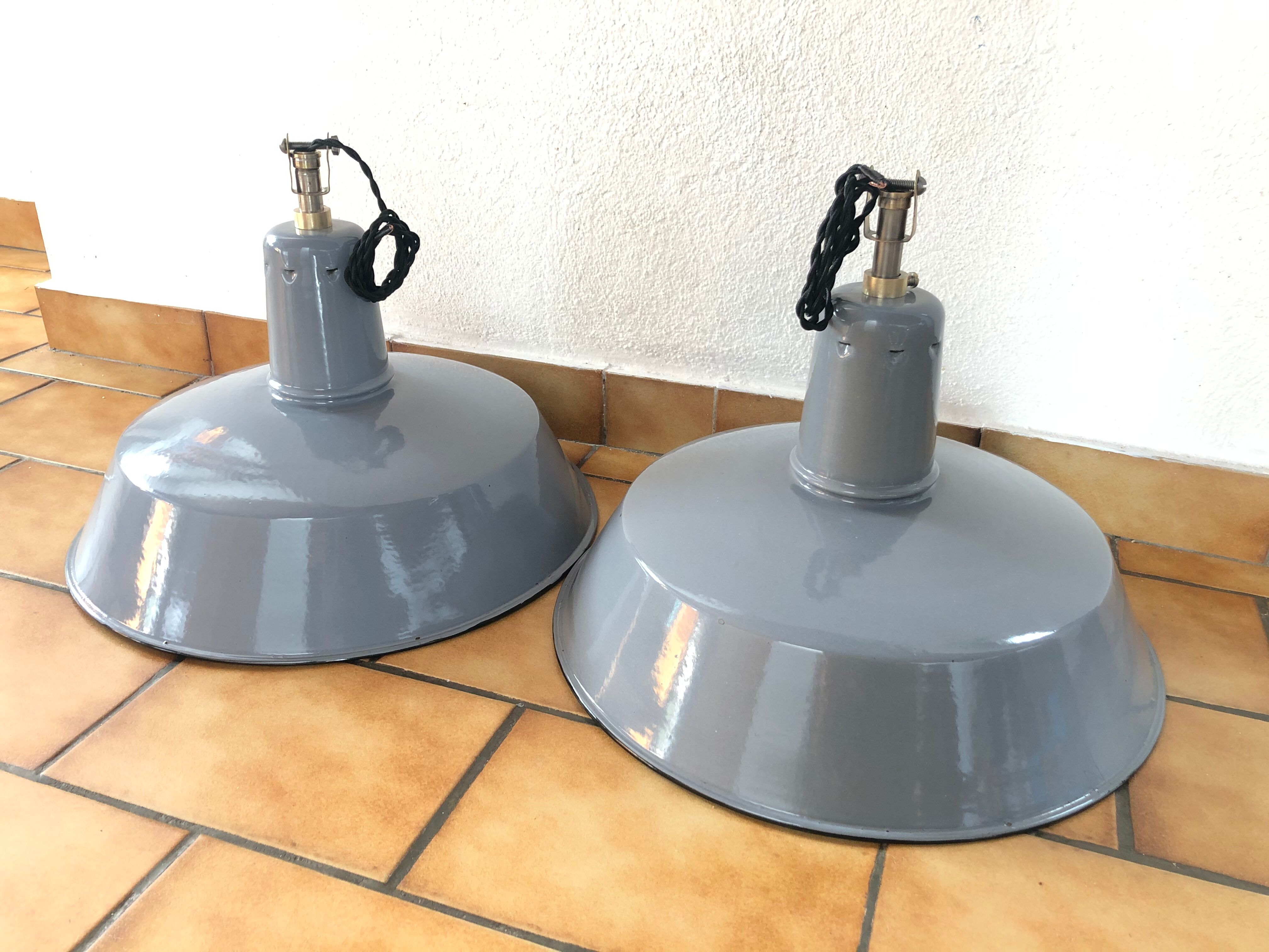 Pair of factory enamelled suspension lamp