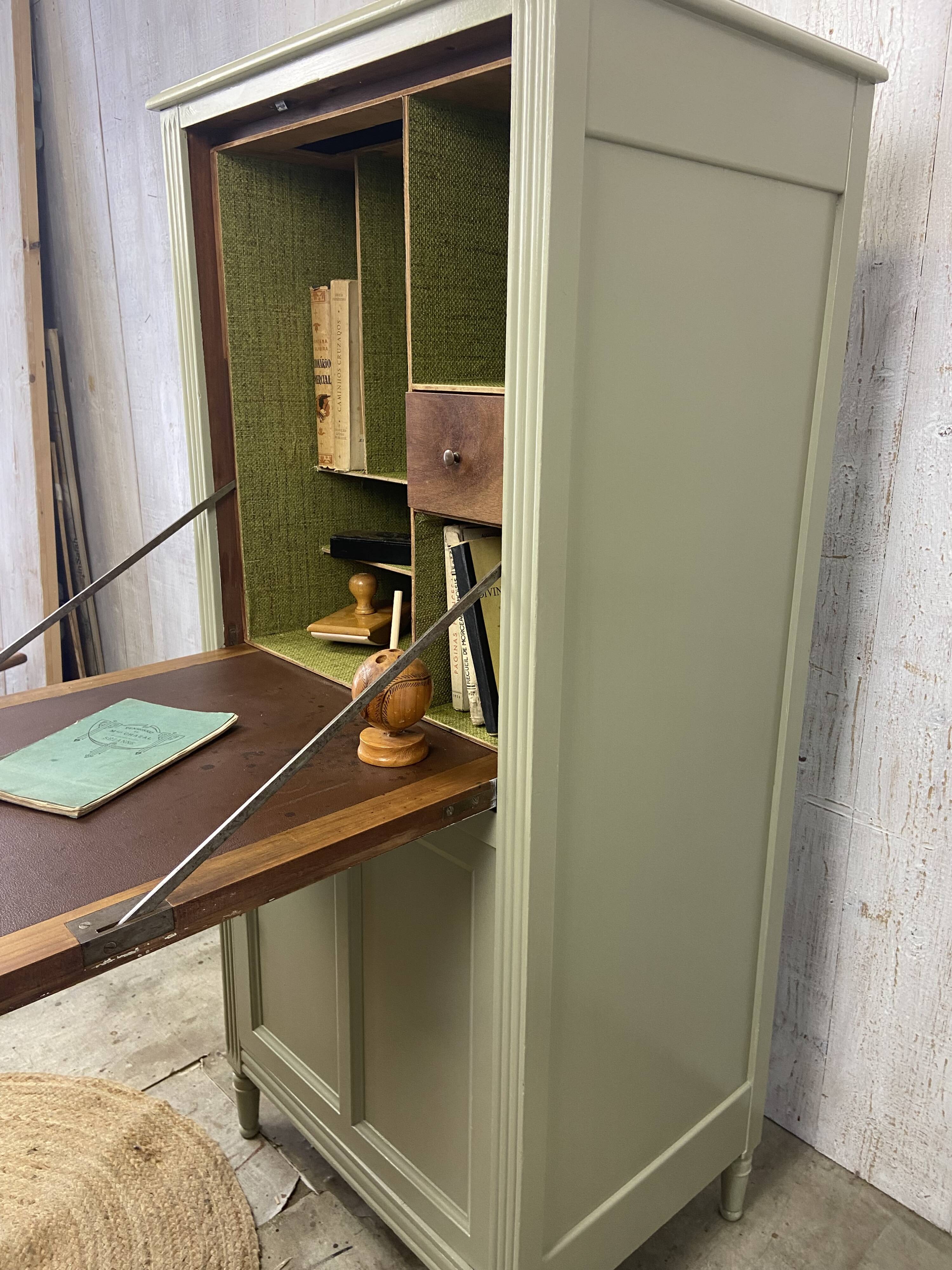 Secretary from the 1950s