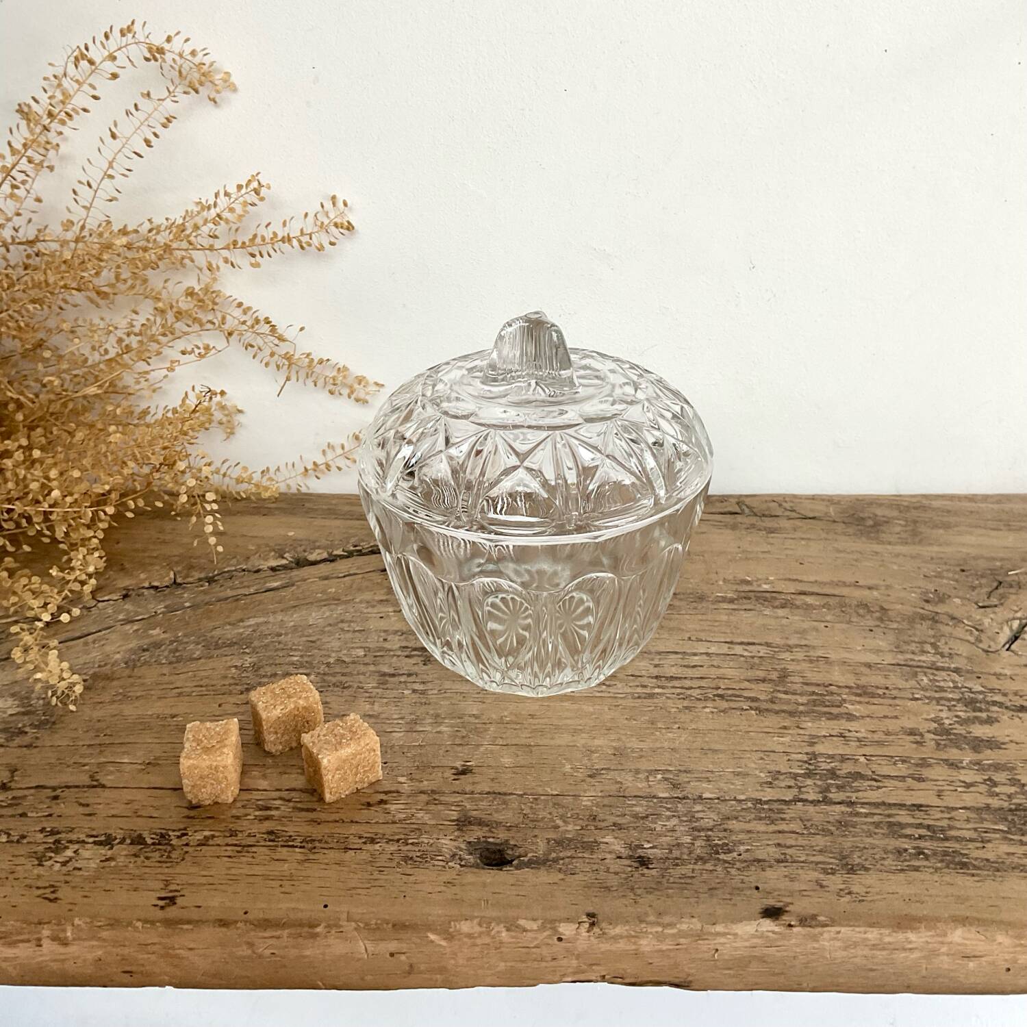 Sugar bowl in chiseled Reims glass