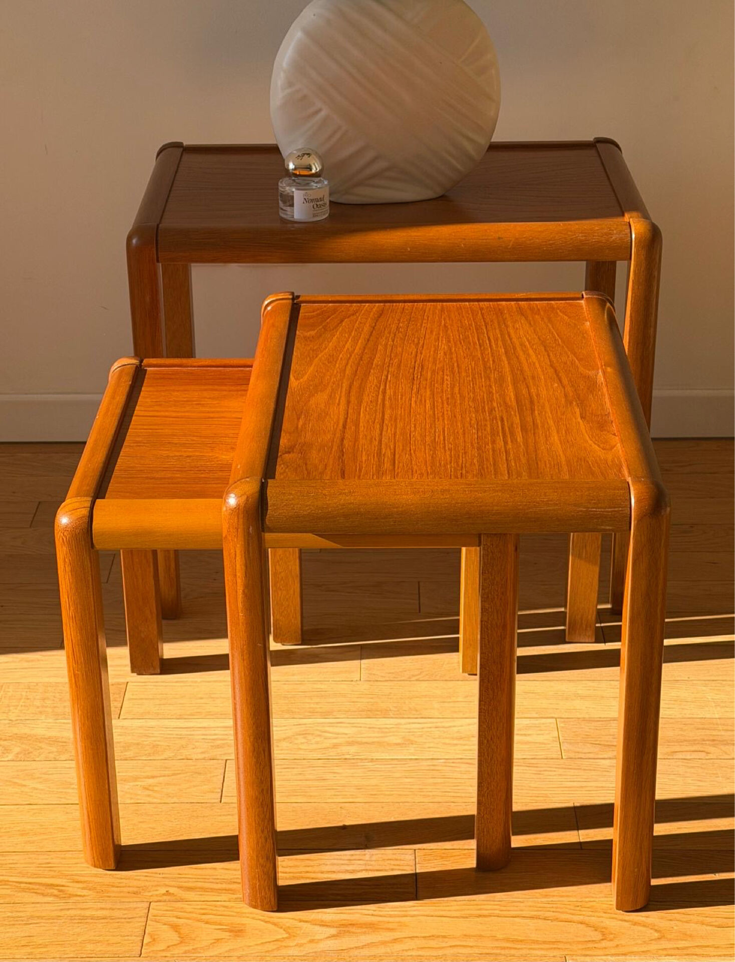 Lot table gigogne en bois vintage