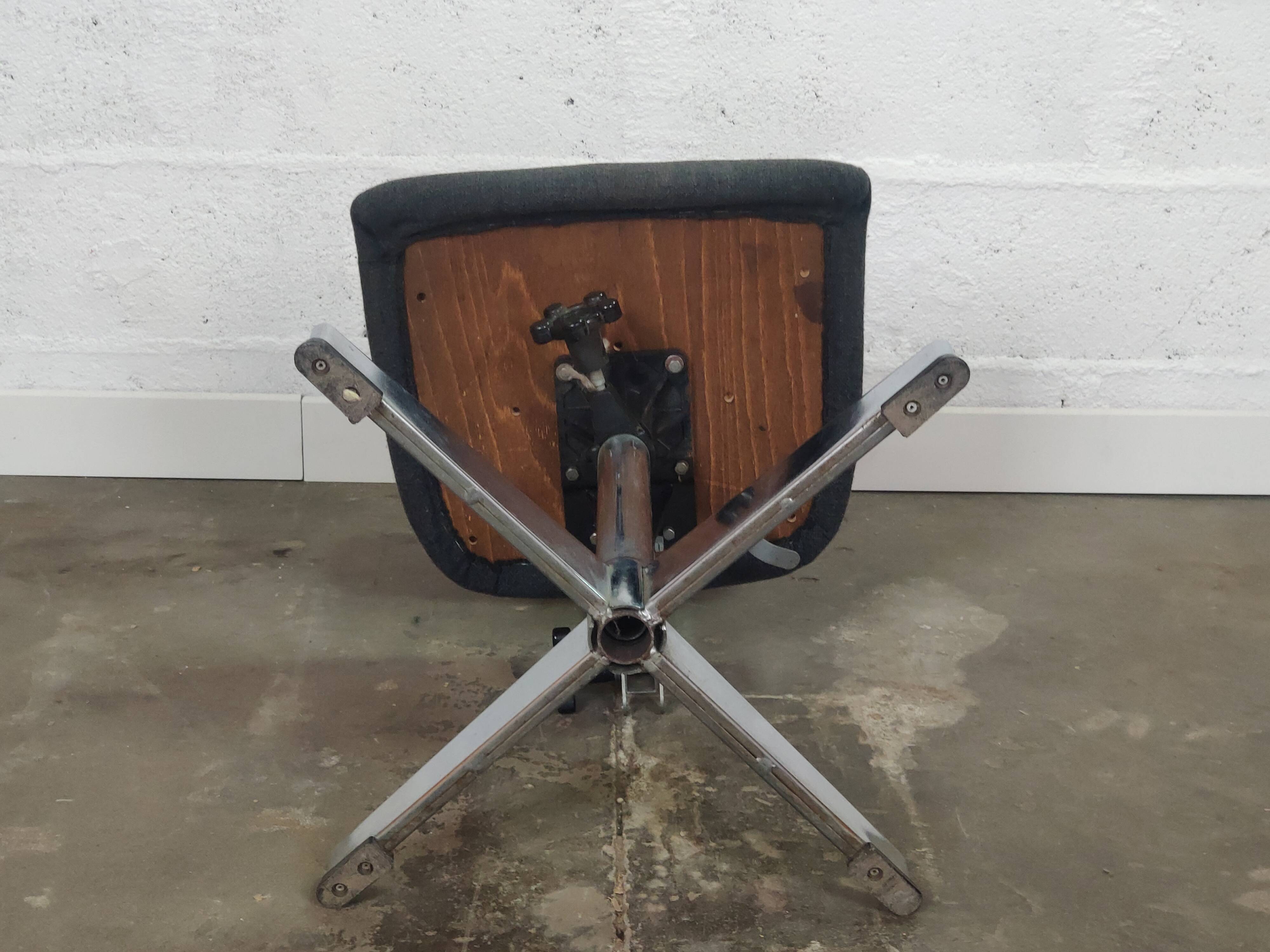 Chaise industrielle Cannone circa 60