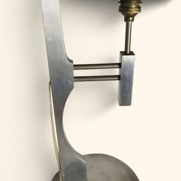 Lampe de table en aluminium brossé par Pierre Vandel, 1946