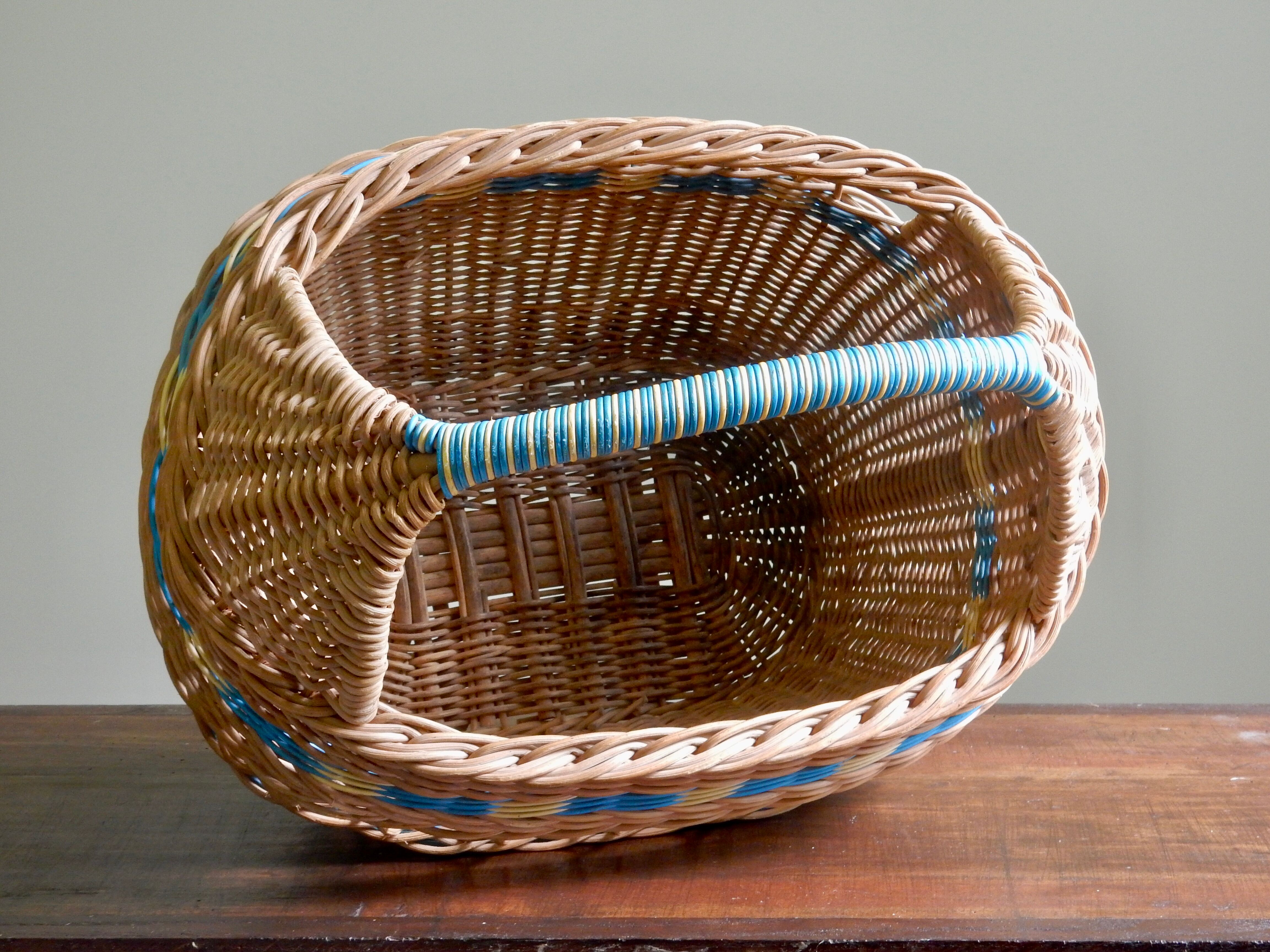 Woven wicker basket, craft vannerie
