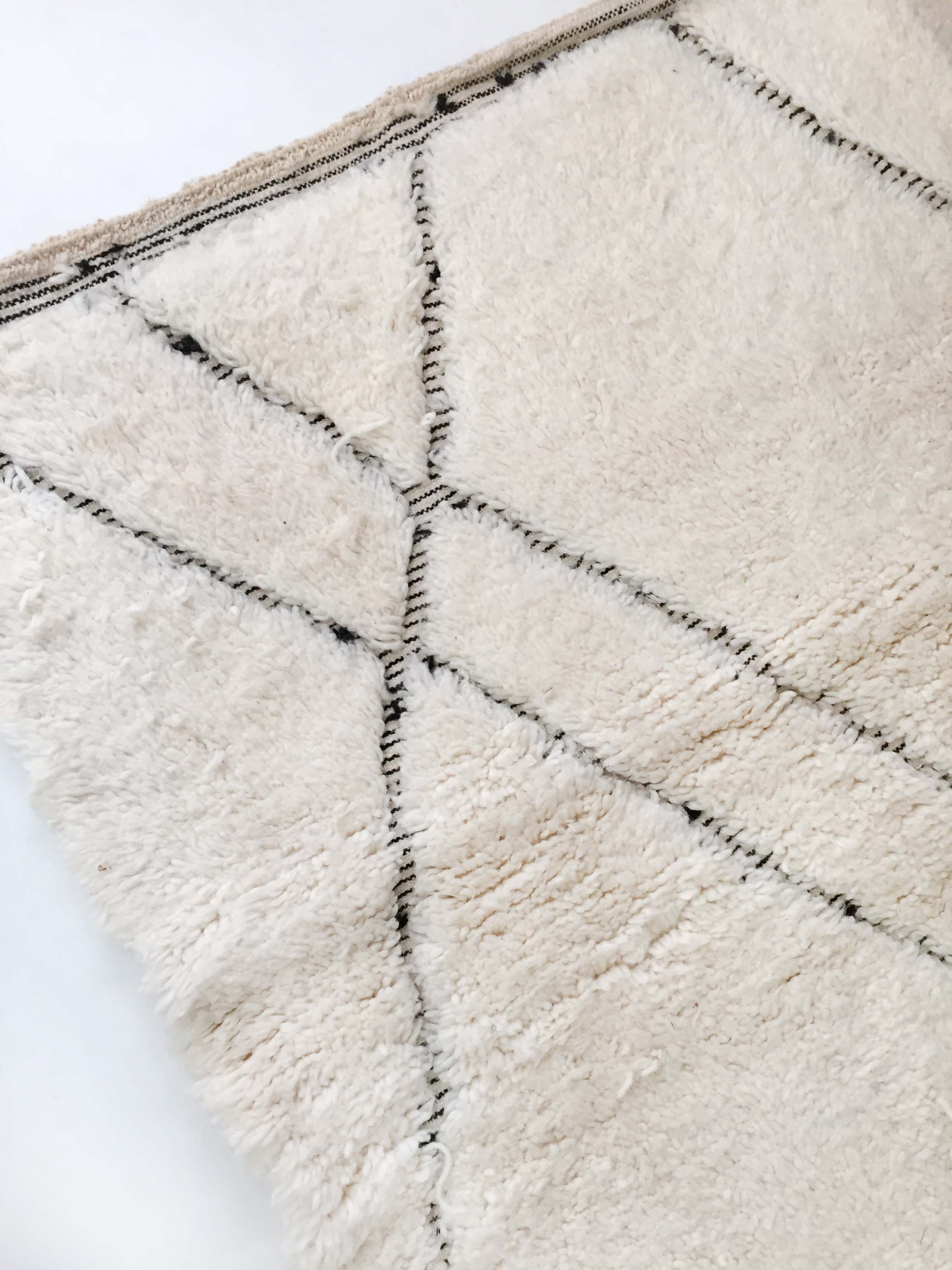 Moroccan Berber carpet blessed ouarain ecru with black diamonds engraved 284x198cm