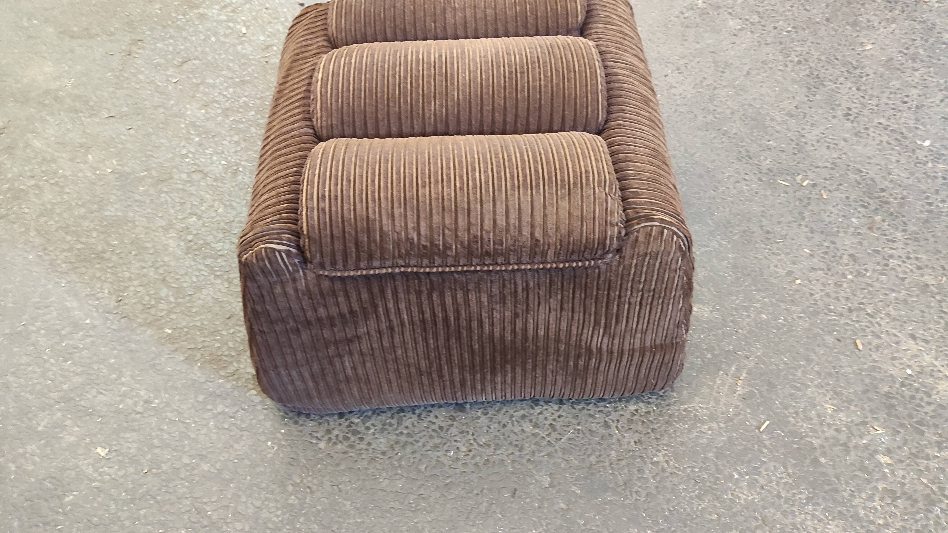 Pouf en velours côtelé, vintage