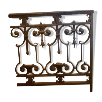 2 pieces of cast iron grid