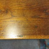 Desk with turned legs