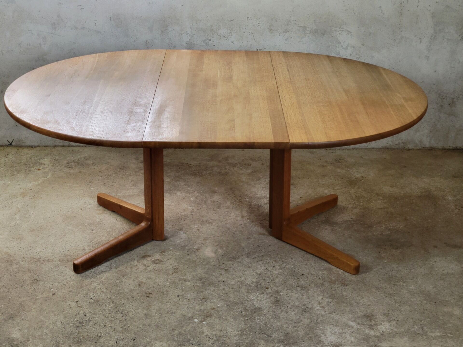 RY Møbler RY35 extendable dining table in solid oak, 1979