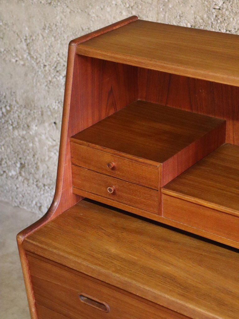Scandinavian writing desk of Arne Wahl Iversen for Vinde Møbelfabrik 1960