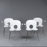Suite of 4 stackable chairs