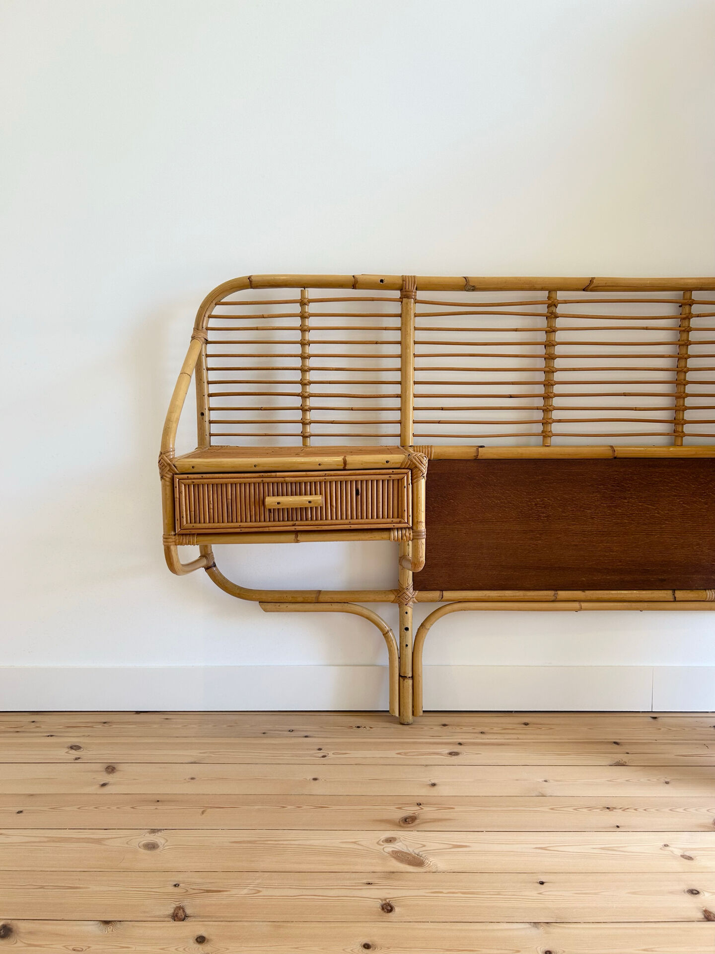 Tête de lit vintage en rotin