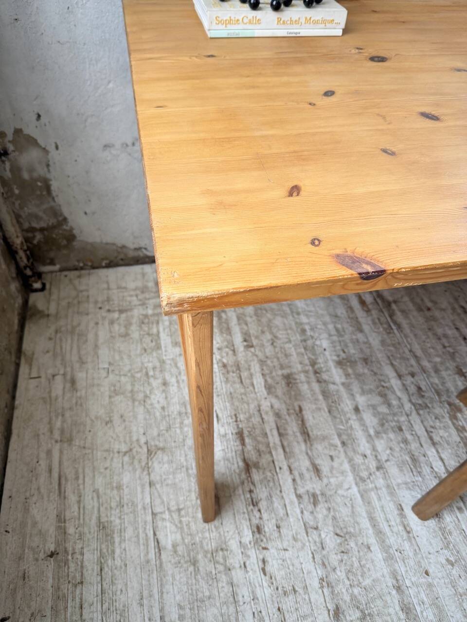 Bureau pin suédois style aperldoon 1970