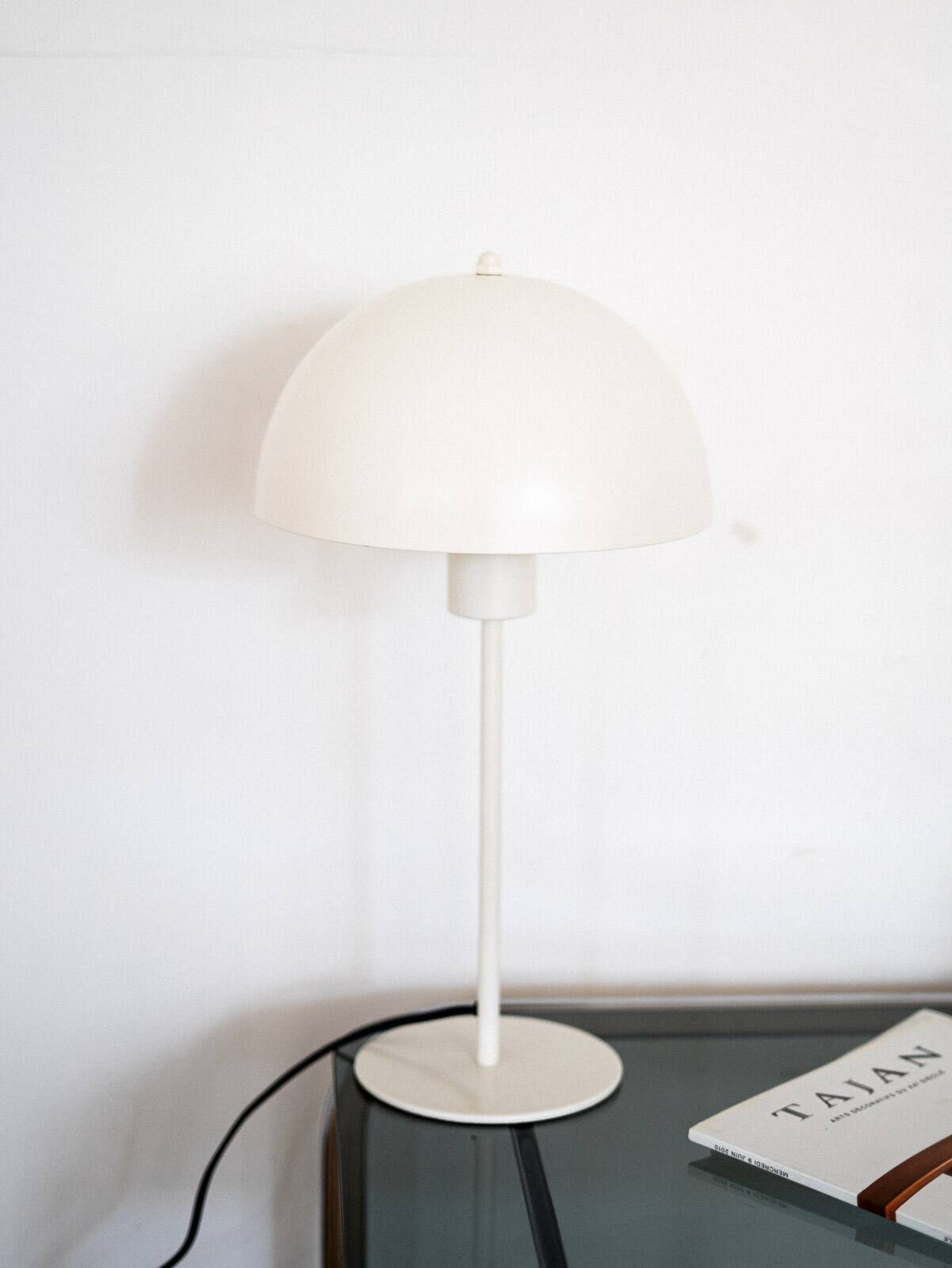 White mushroom lamp