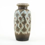 Vase en céramique Scheurich avec motif en relief botanique, Allemagne, années 1970.