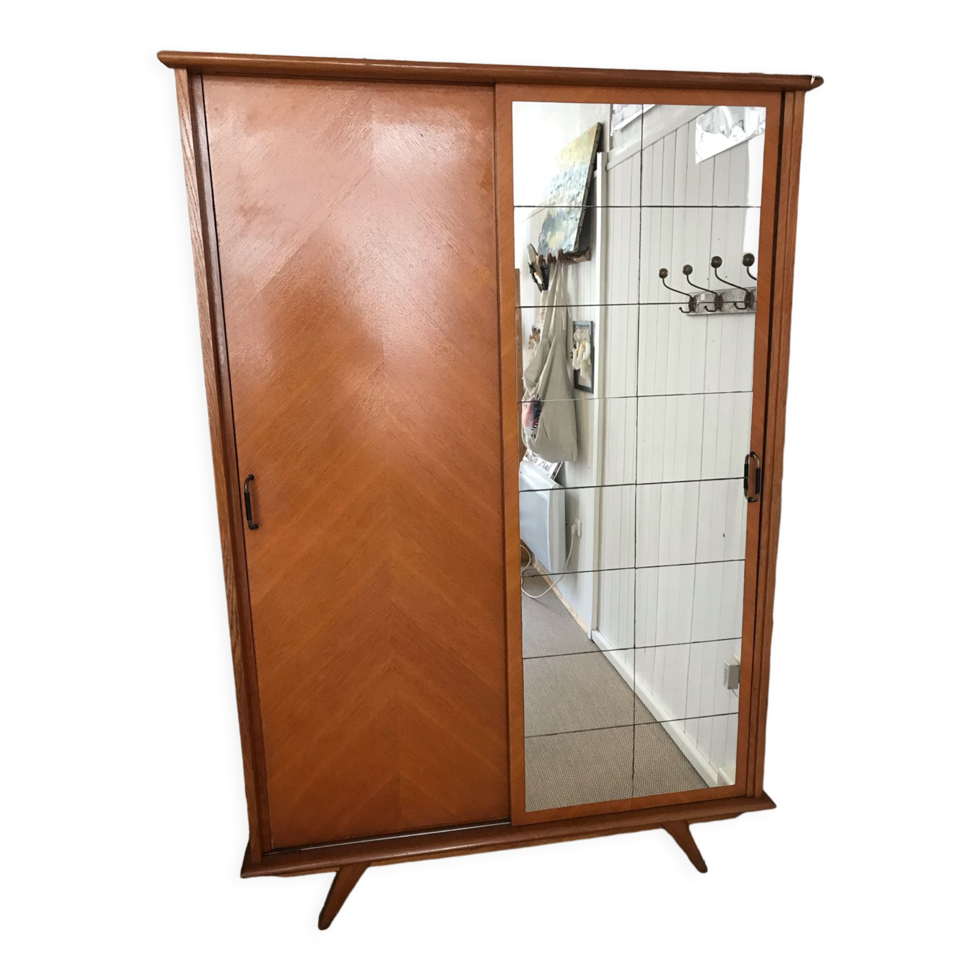 Vintage wardrobe foot compass