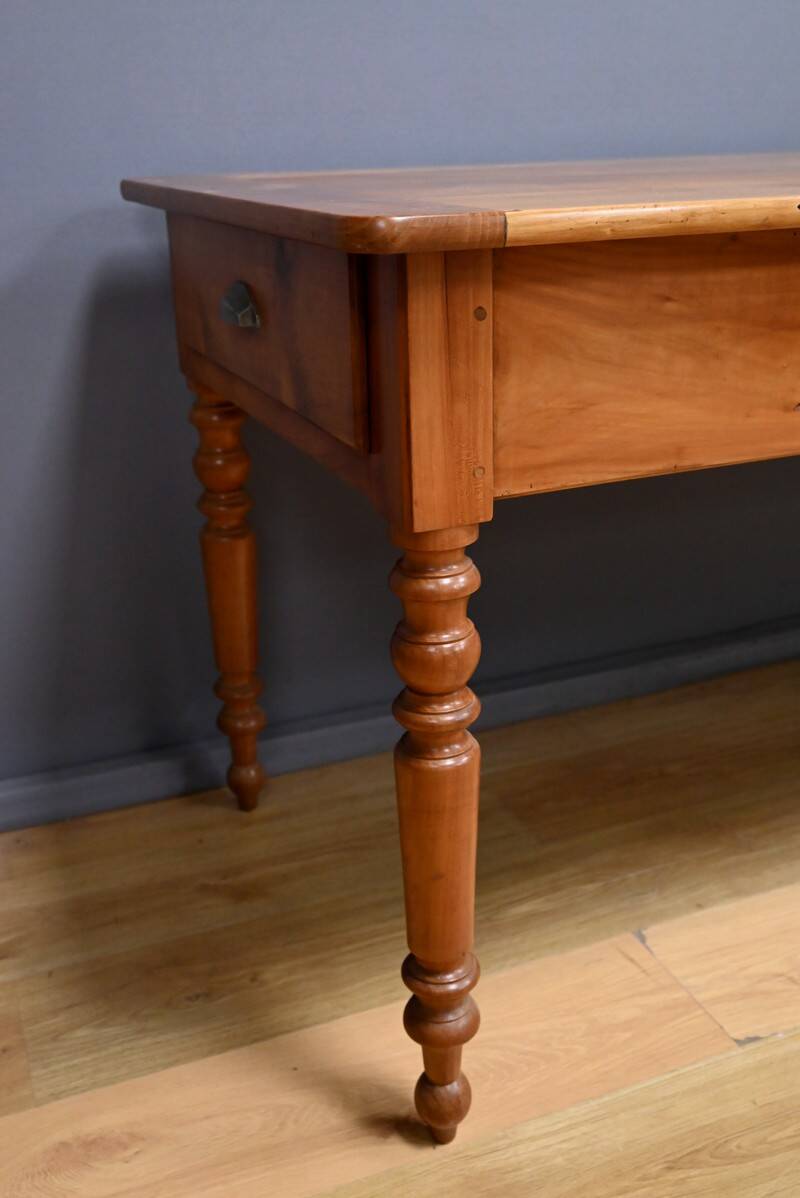 Farm table in cherry wood – late 19th century