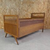 Lit en rotin et bois pieds compas enfant vintage