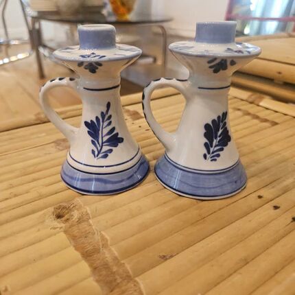 2 bougeoirs vintage en faïence bleue de Delft à anses - décor moulin