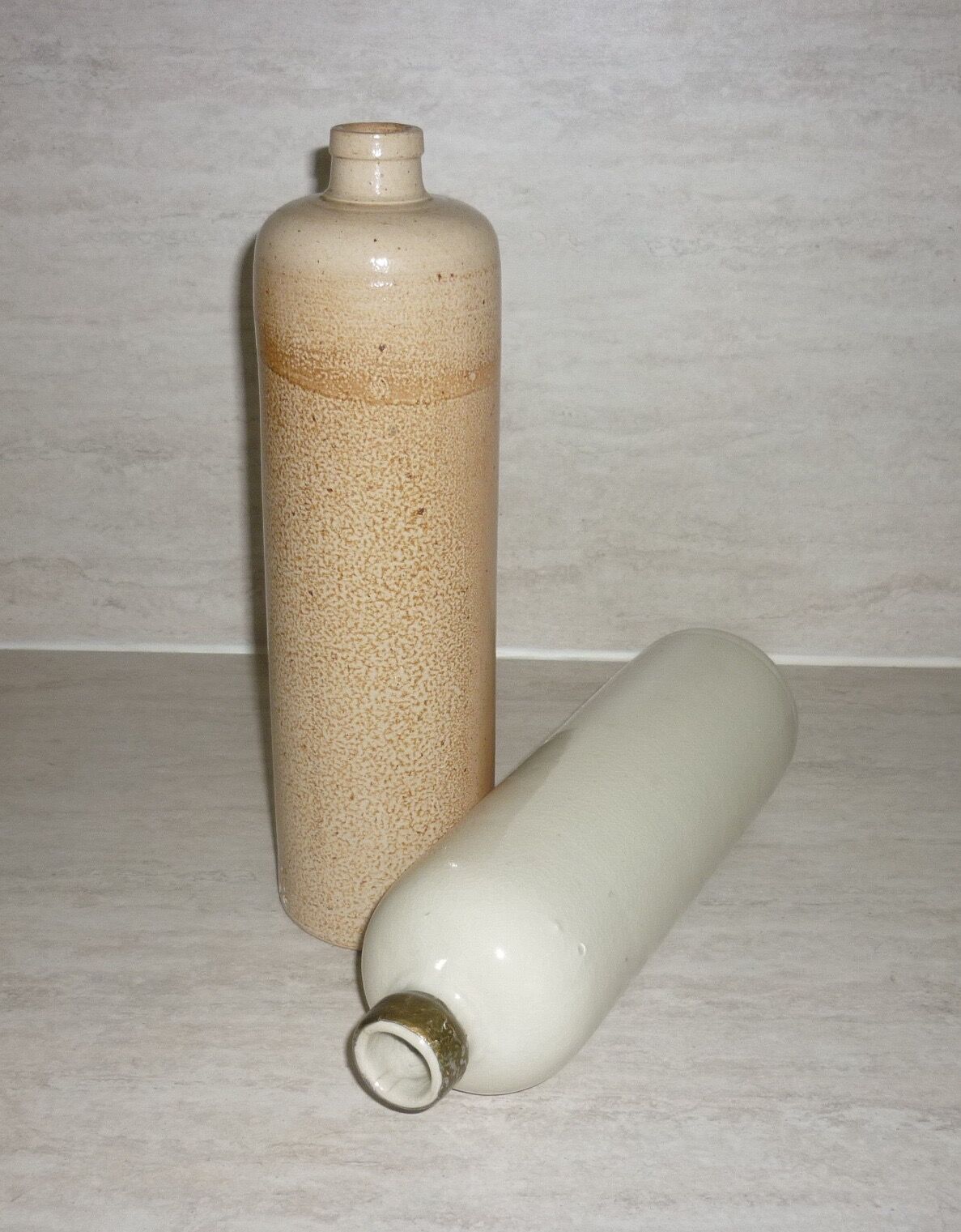 2 bottles of glazed stoneware in natural colours