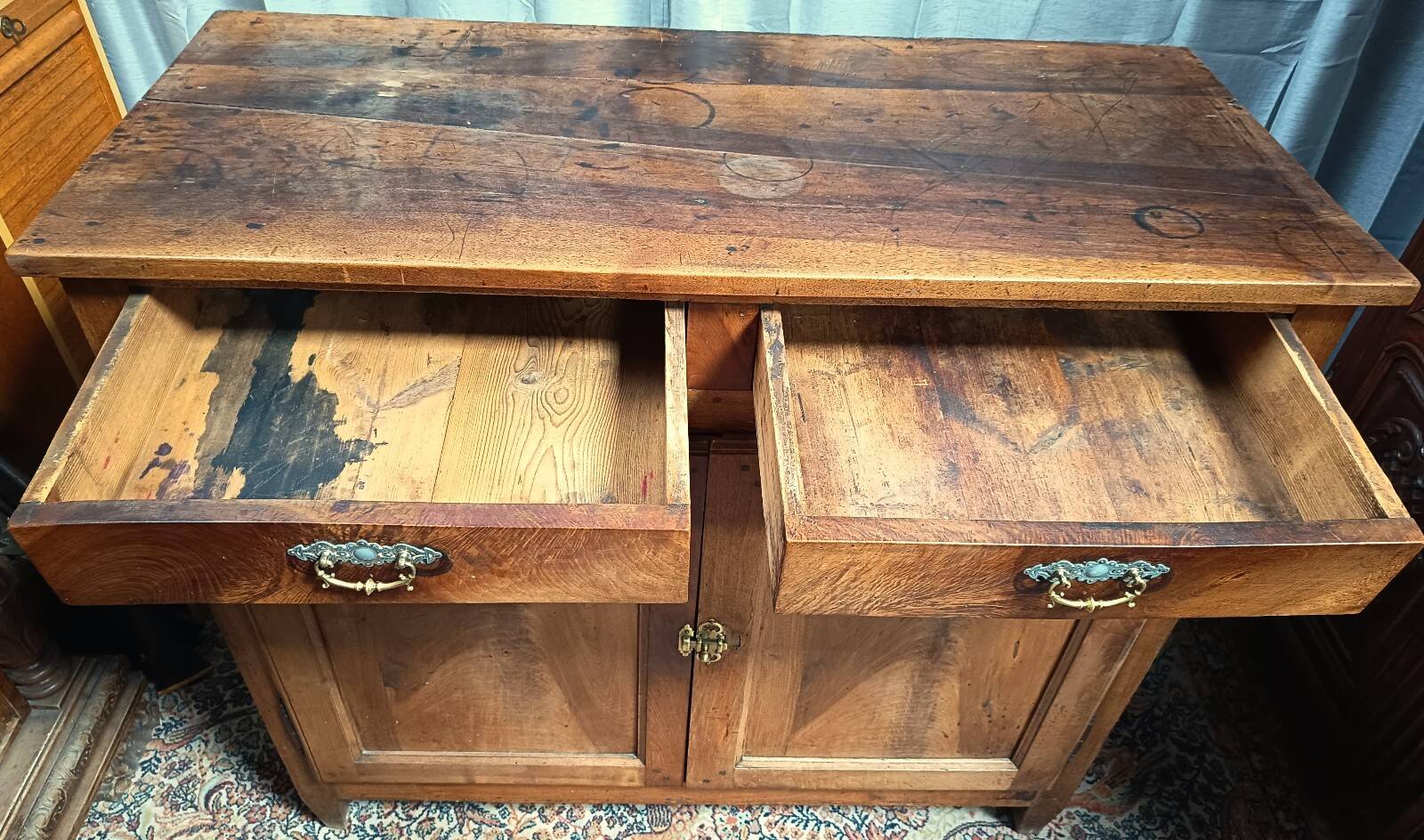 Louis XVI height-adjustable buffet in walnut