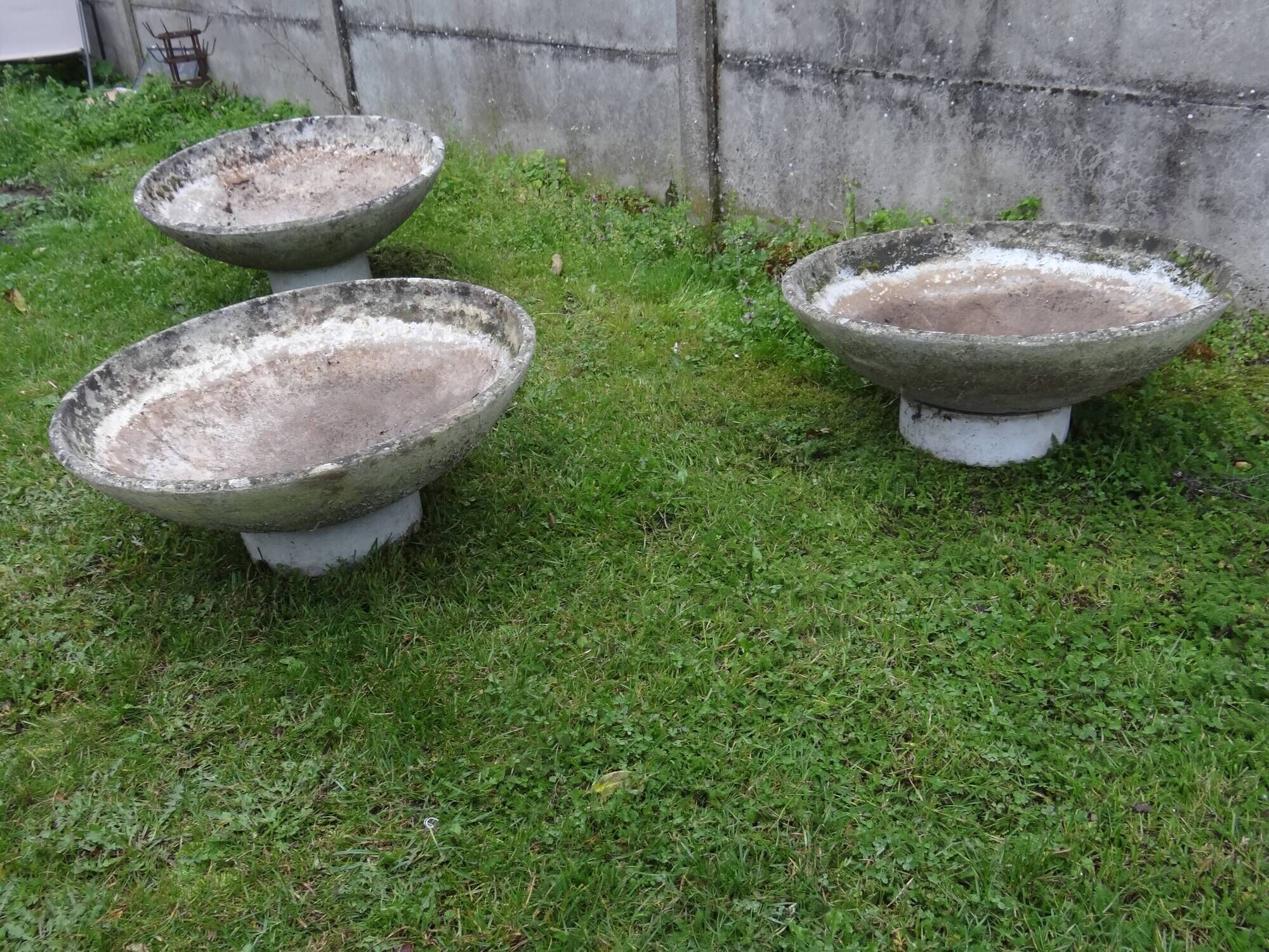 Series of three concrete planters design René Pechère edited by Eternit 1958