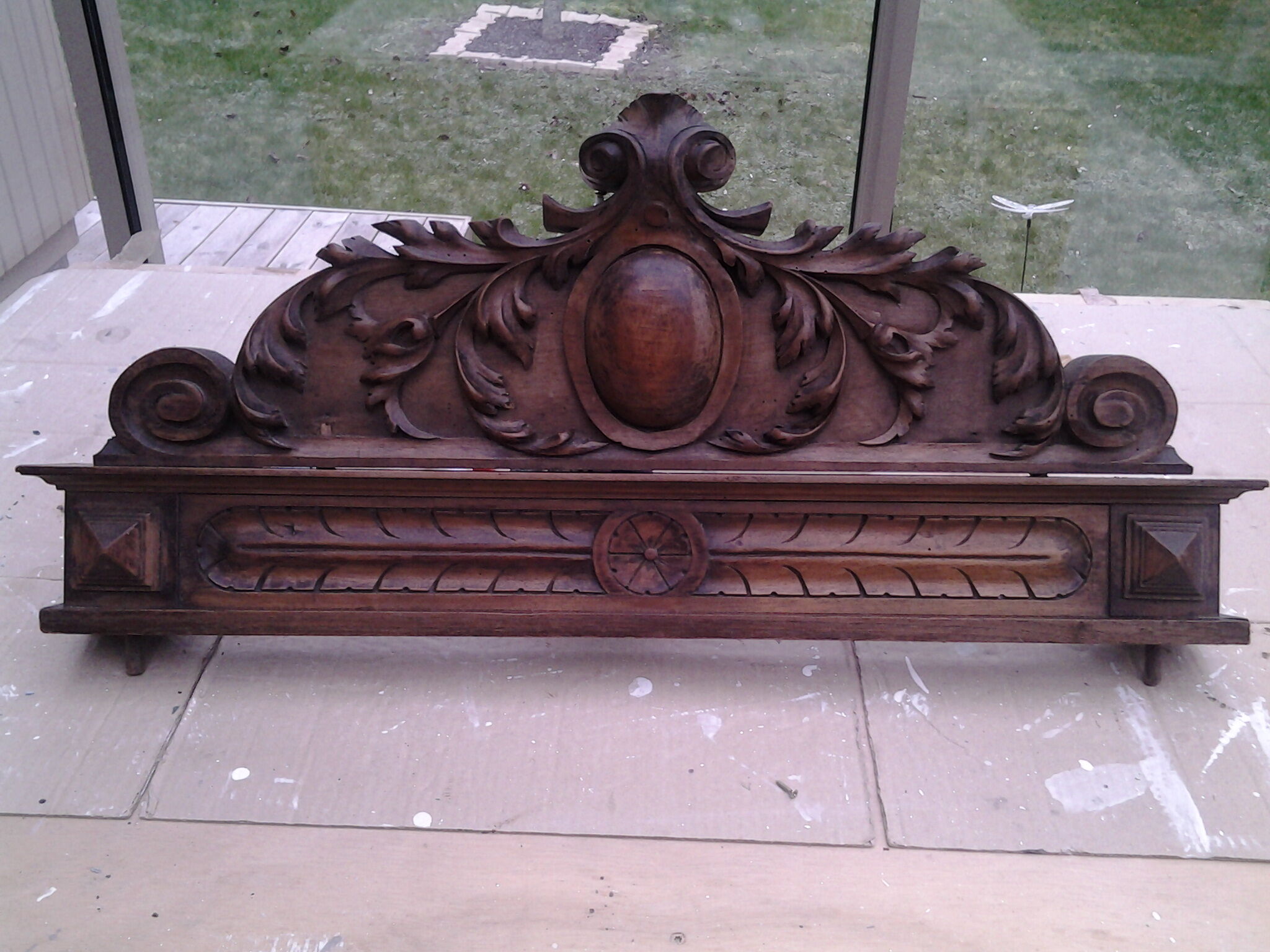 Jade patina pediment
