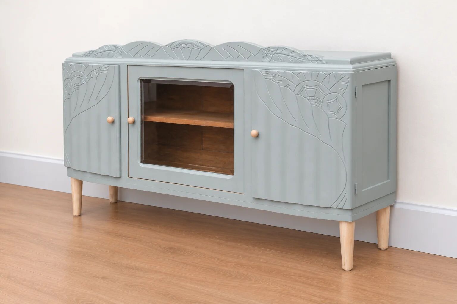 Art Deco sideboard renovated in blue-grey – Bevelled glass and wooden legs – 132.5 cm
