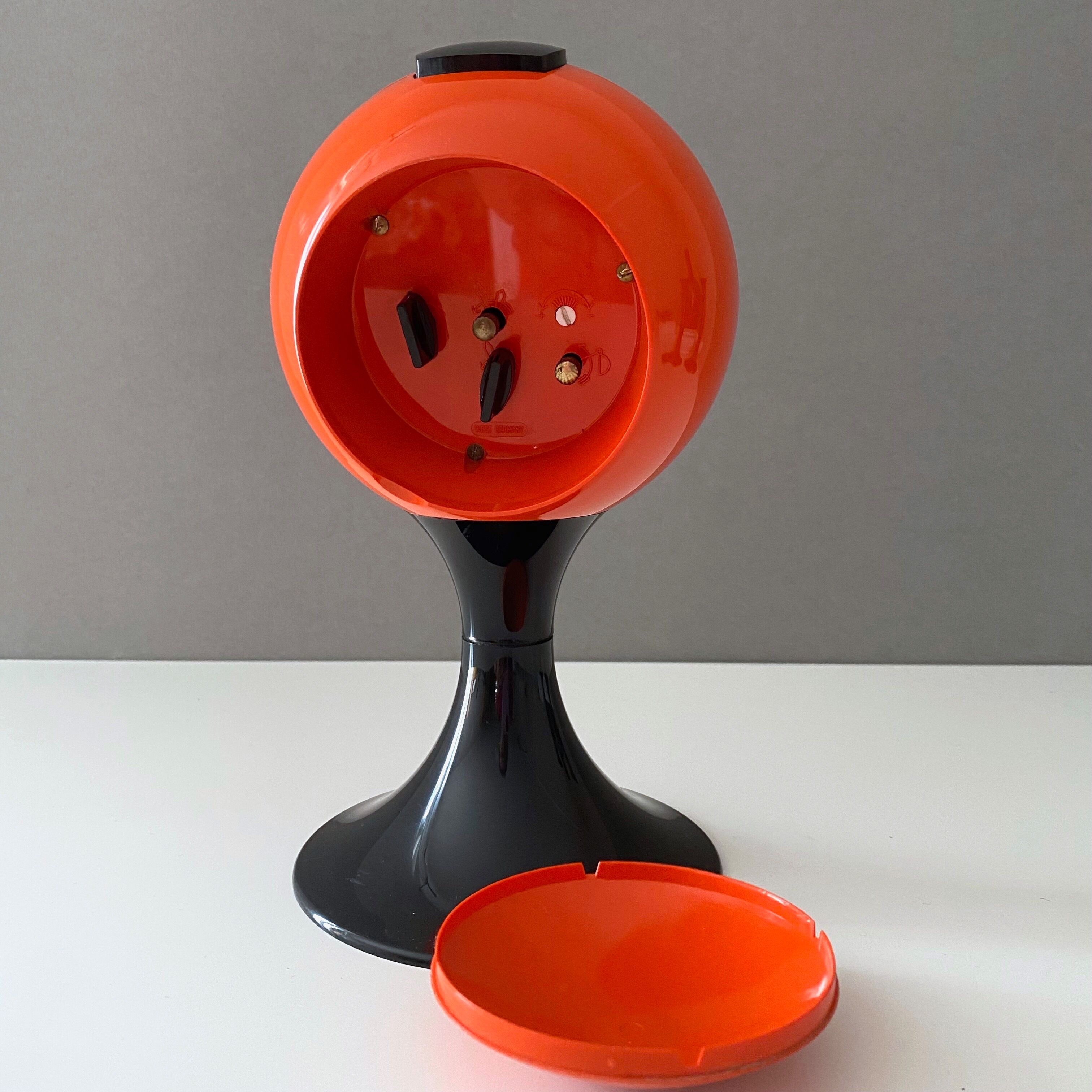 Space Age alarm clock "Blessing", Atomic clock tulip foot, 70's