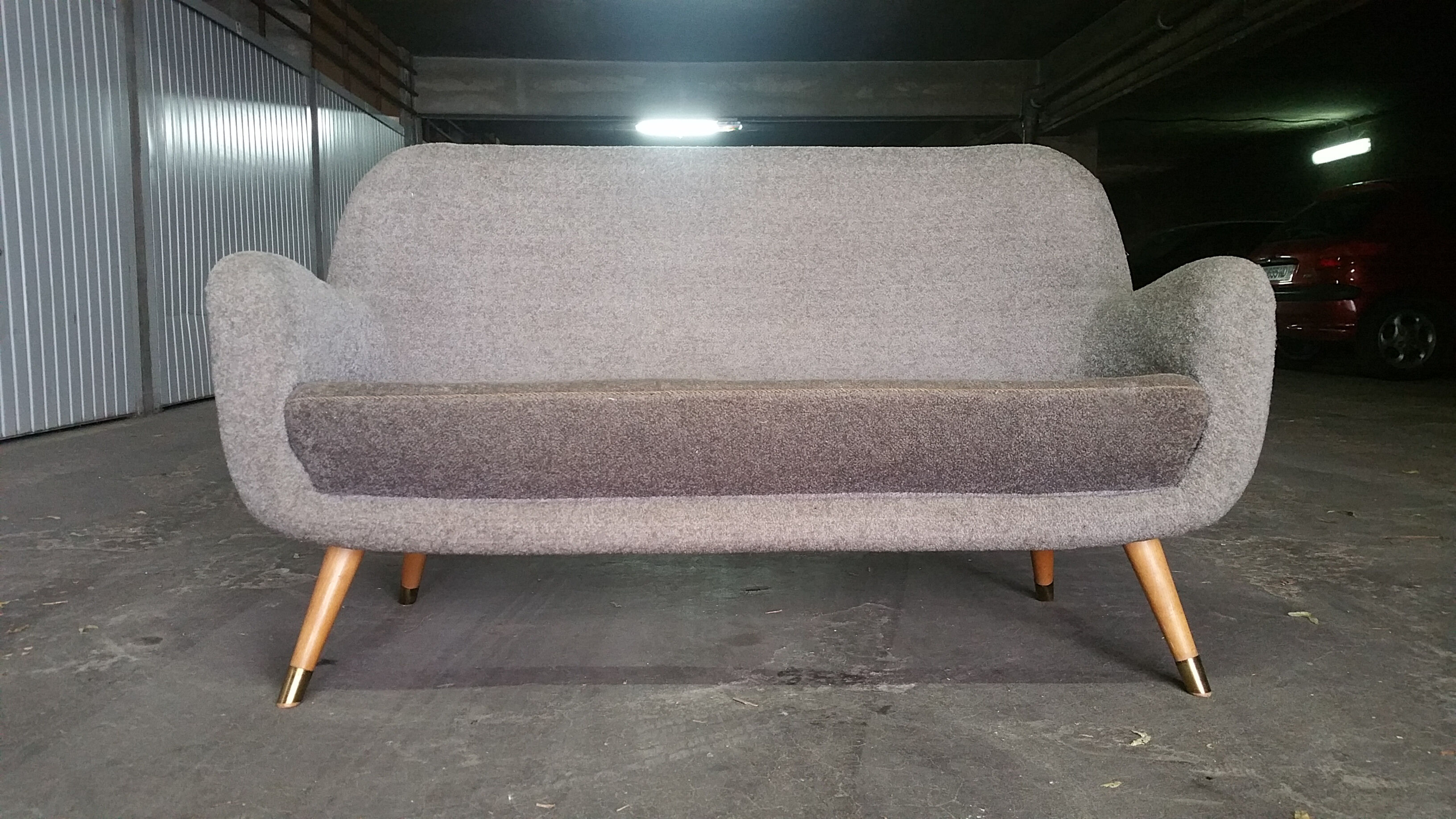 The years 50-60 in Velvet Brown EGG egg Chair