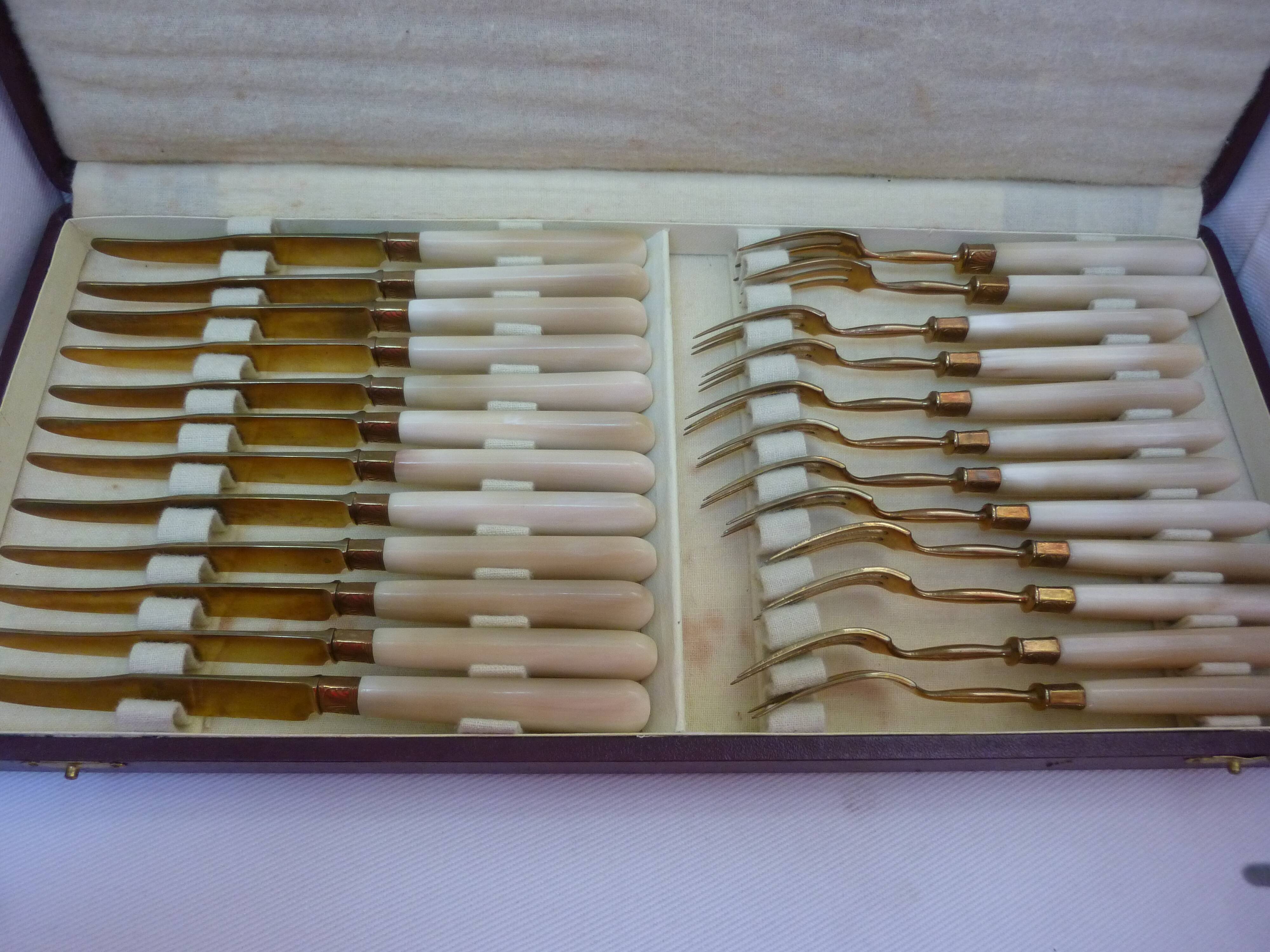 set 12 forks and dessert knives blade in vermeil and bone handle